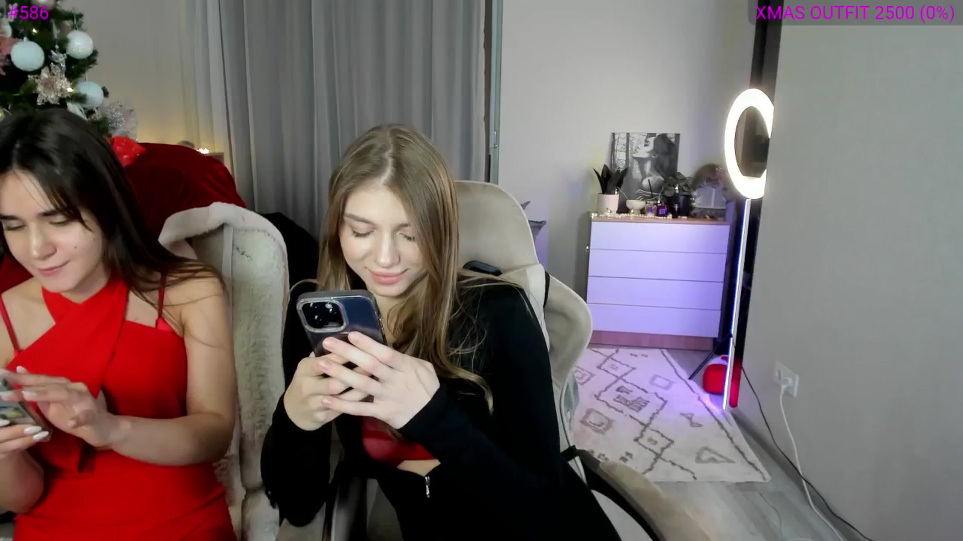 Gallery image thumbnail from Ellies_Smile's myfreecams stream on, 12/27/2024, 21:23 image 14 of 20