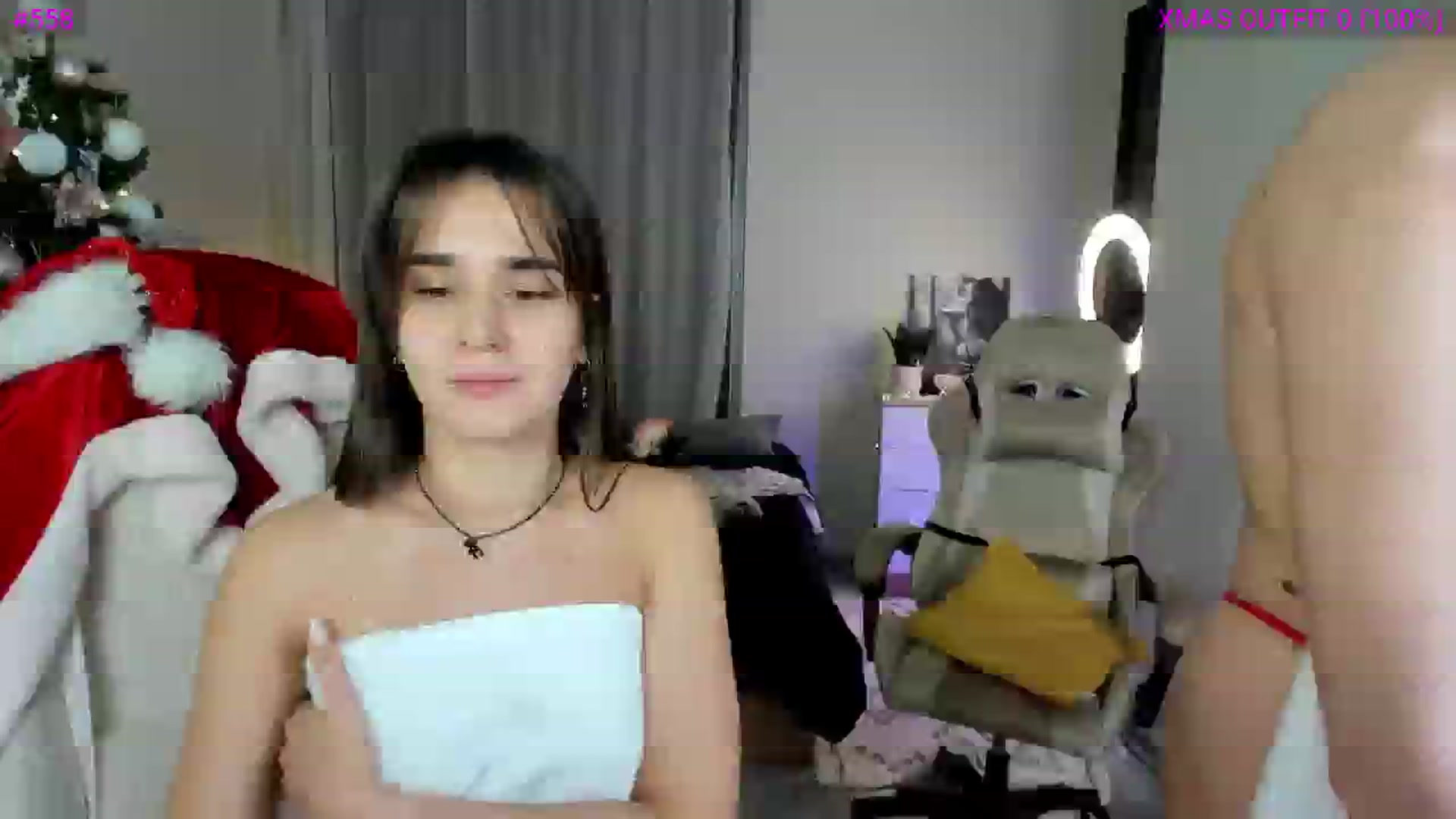 Gallery image thumbnail from Ellies_Smile's myfreecams stream on, 12/28/2024, 24:01 image 5 of 20