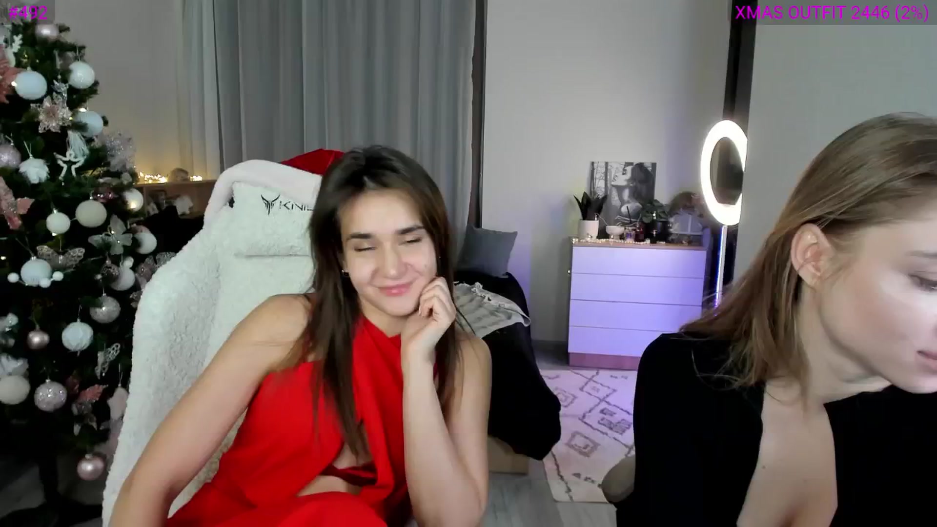 Gallery image thumbnail from Ellies_Smile's myfreecams stream on, 12/28/2024, 03:18 image 13 of 20