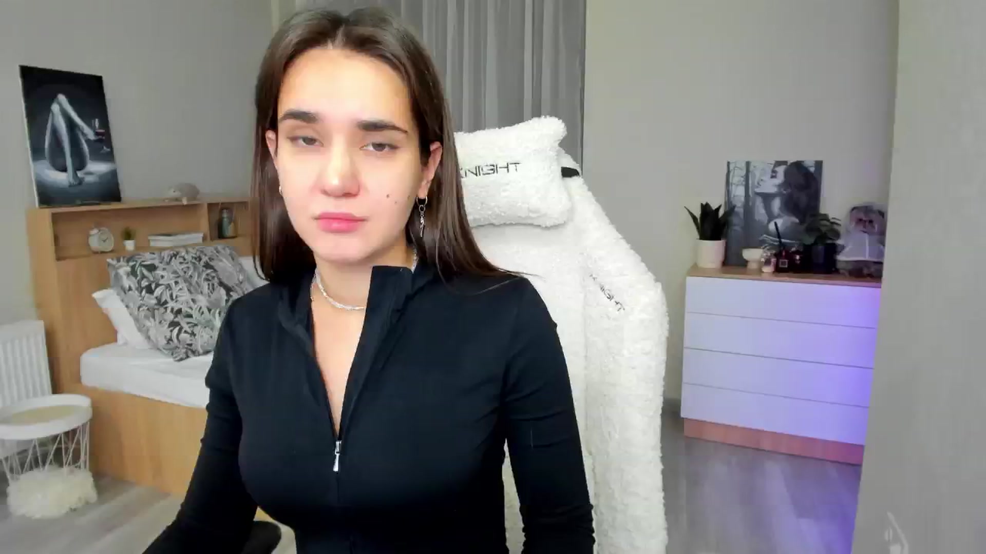 Gallery image thumbnail from Ellies_Smile's myfreecams stream on, 01/24/2025, 18:15 image 20 of 20