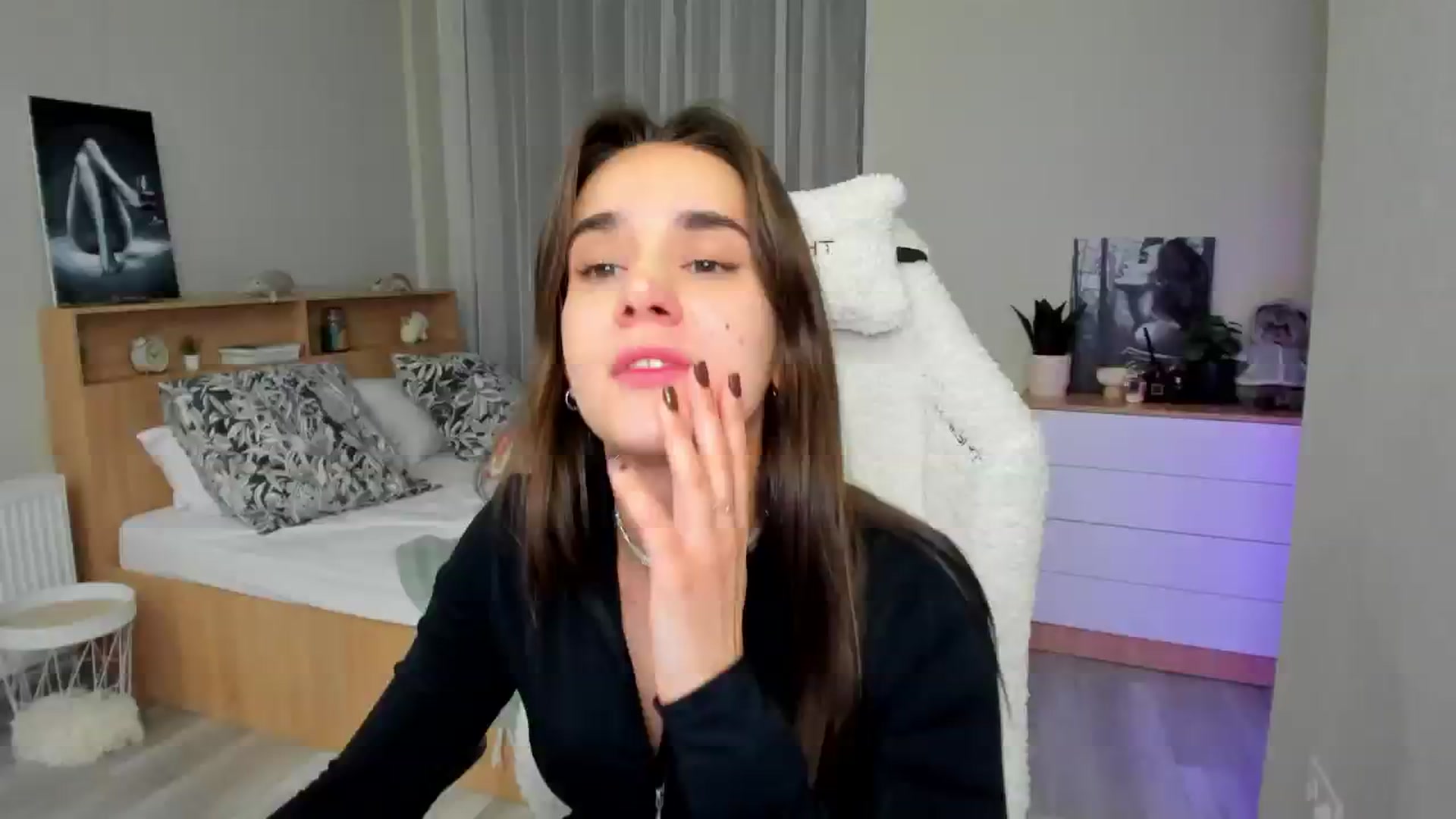 Gallery image thumbnail from Ellies_Smile's myfreecams stream on, 01/24/2025, 18:15 image 18 of 20