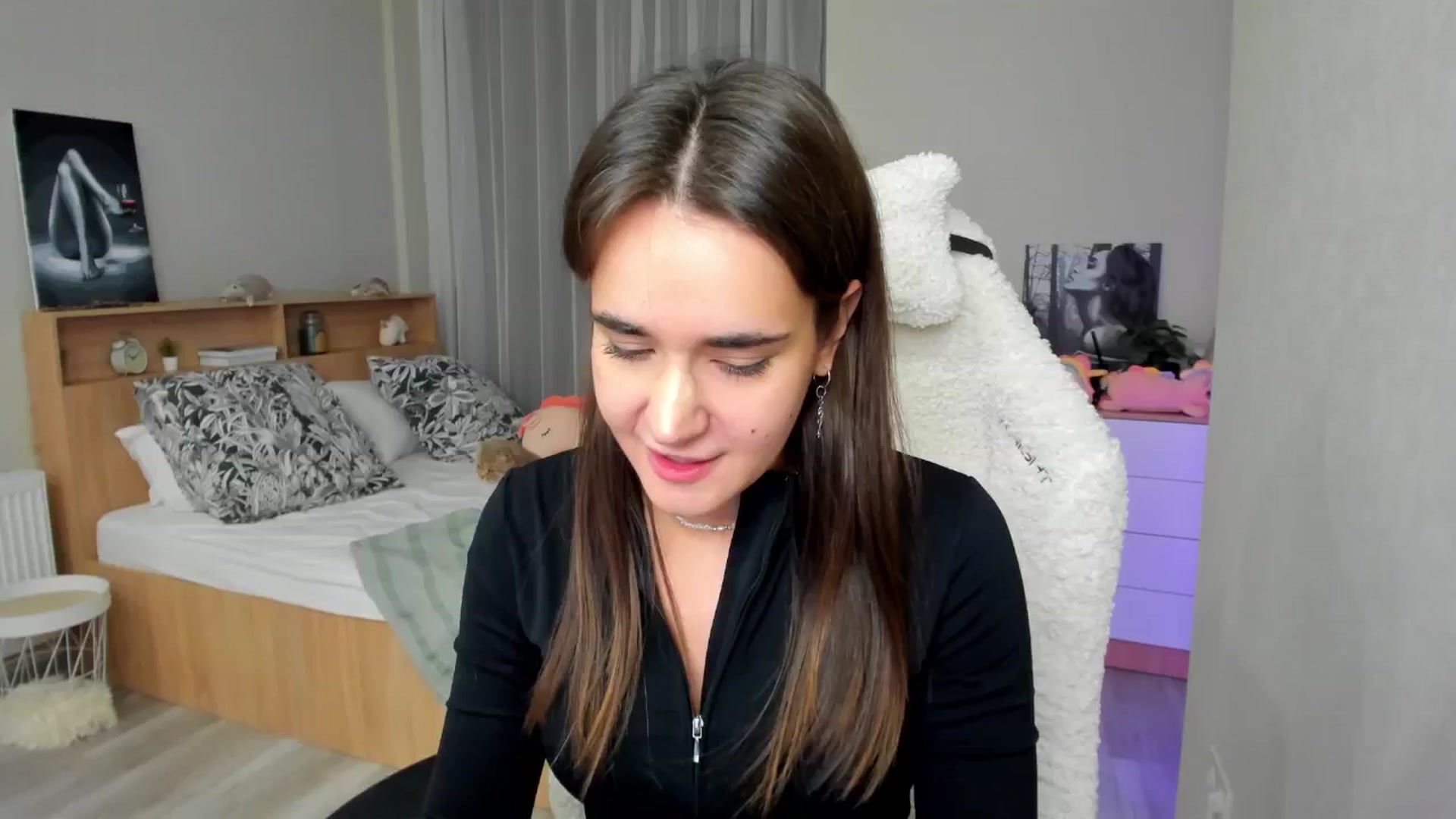 Gallery image thumbnail from Ellies_Smile's myfreecams stream on, 01/24/2025, 18:15 image 2 of 20