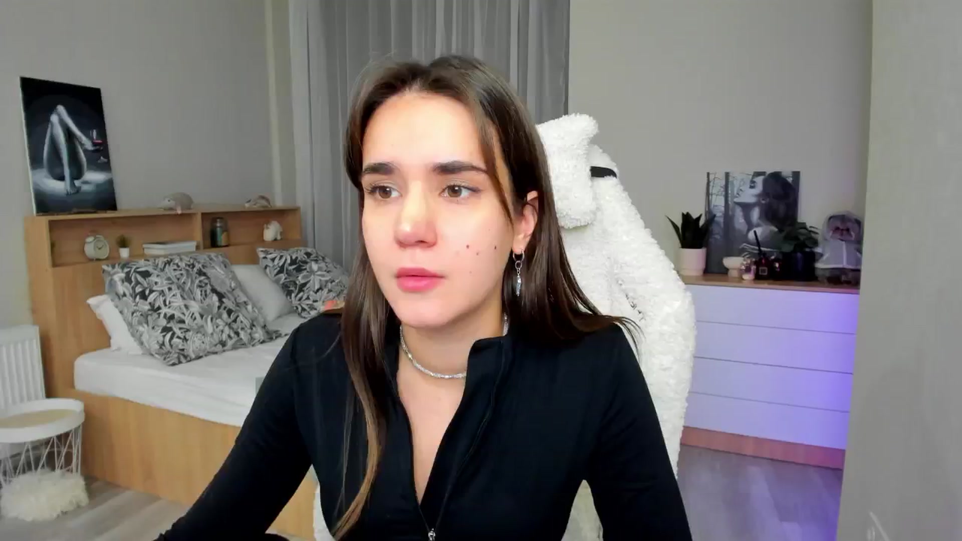 Gallery image thumbnail from Ellies_Smile's myfreecams stream on, 01/24/2025, 18:59 image 10 of 20
