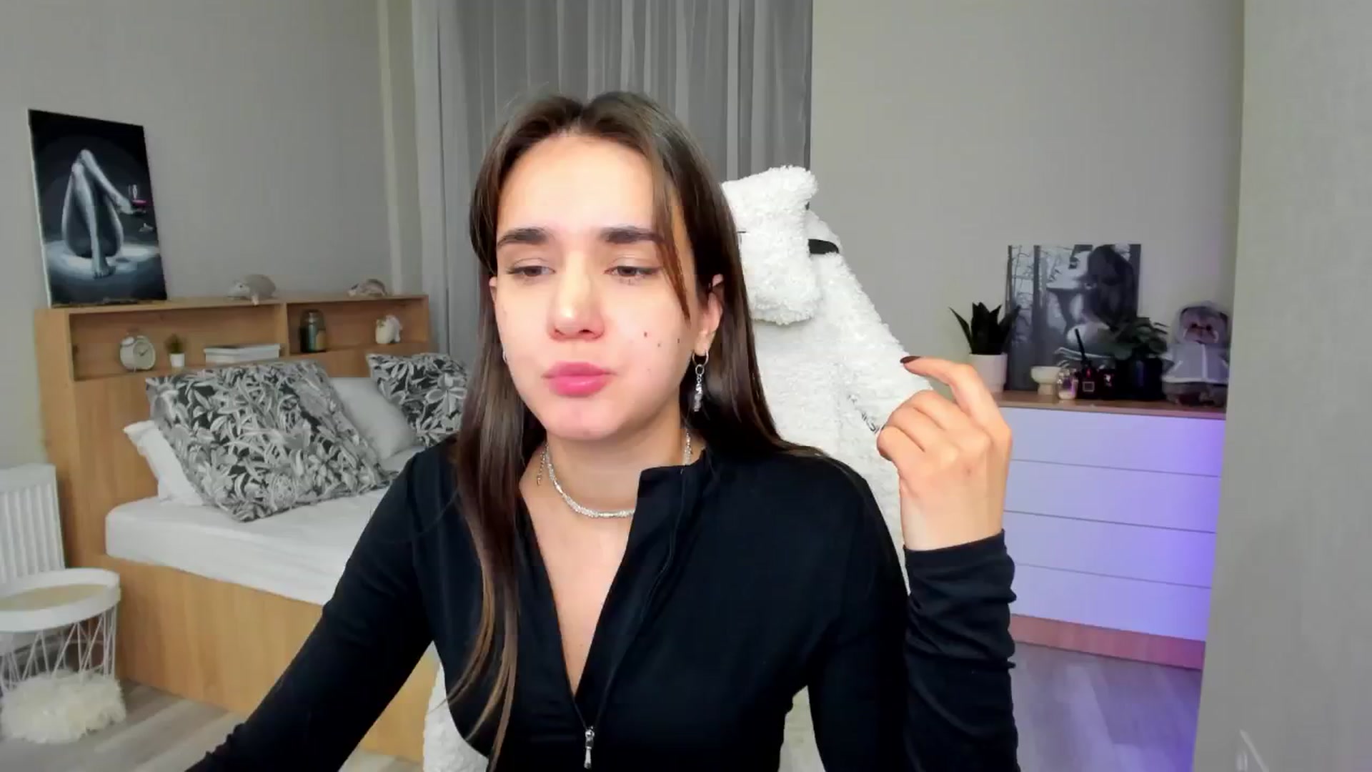 Gallery image thumbnail from Ellies_Smile's myfreecams stream on, 01/24/2025, 18:59 image 1 of 20