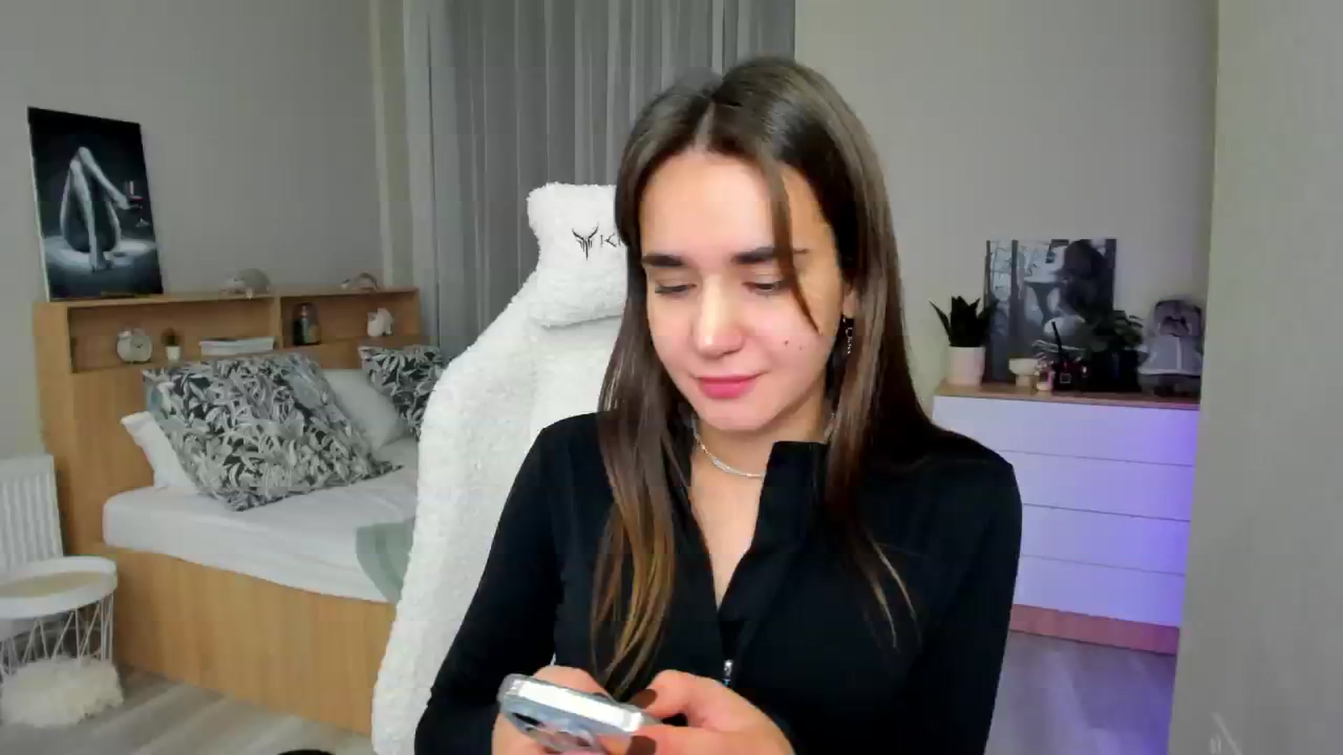 Gallery image thumbnail from Ellies_Smile's myfreecams stream on, 01/24/2025, 18:59 image 17 of 20