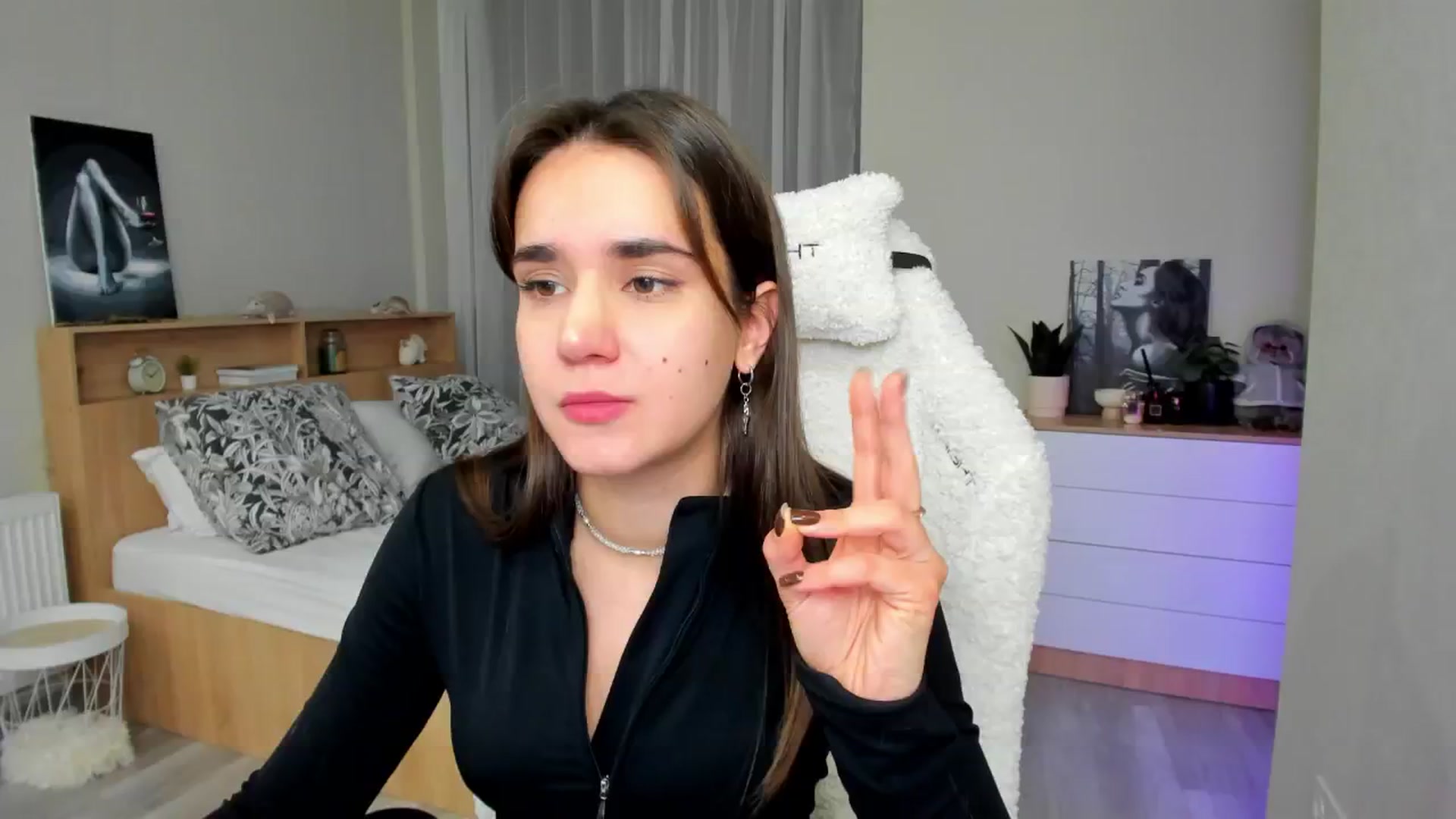 Gallery image thumbnail from Ellies_Smile's myfreecams stream on, 01/24/2025, 18:59 image 6 of 20