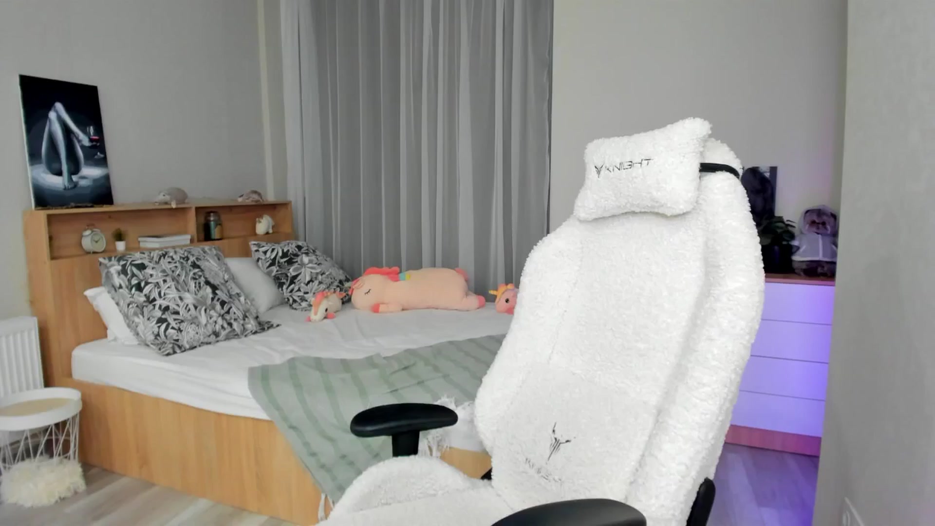 Gallery image thumbnail from Ellies_Smile's myfreecams stream on, 01/24/2025, 18:59 image 20 of 20