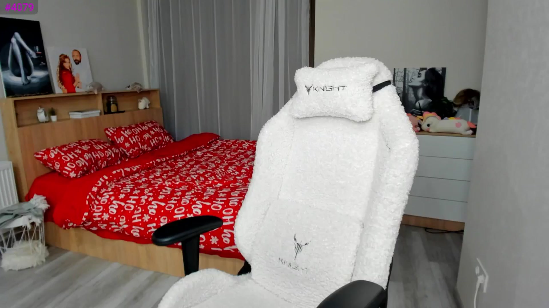 Gallery image thumbnail from Ellies_Smile's myfreecams stream on, 01/26/2025, 12:19 image 17 of 20