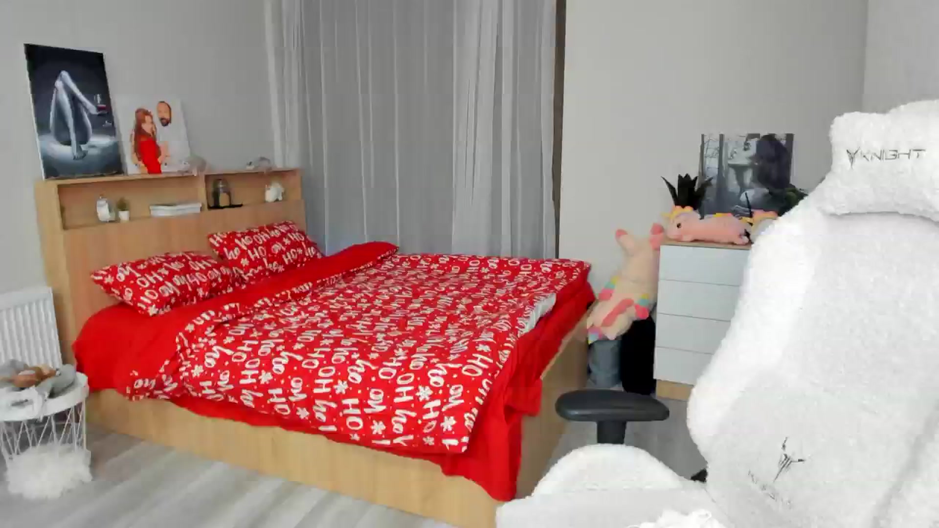 Gallery image thumbnail from Ellies_Smile's myfreecams stream on, 01/26/2025, 12:19 image 2 of 20