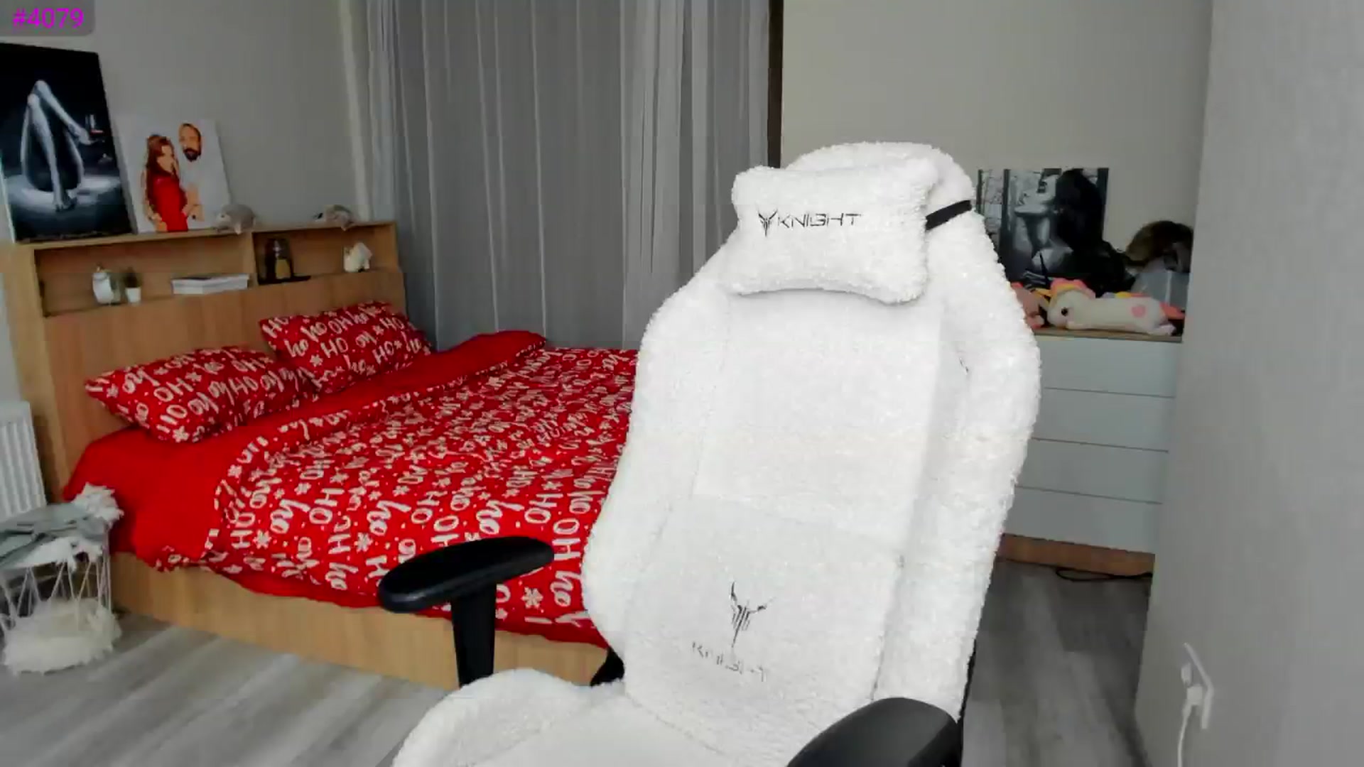 Gallery image thumbnail from Ellies_Smile's myfreecams stream on, 01/26/2025, 12:19 image 18 of 20