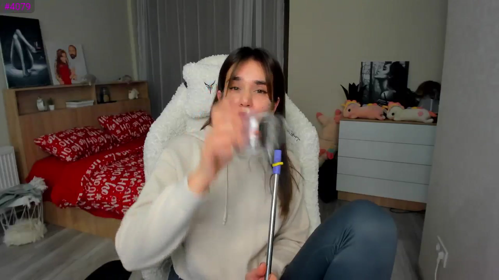 Gallery image thumbnail from Ellies_Smile's myfreecams stream on, 01/26/2025, 12:19 image 15 of 20