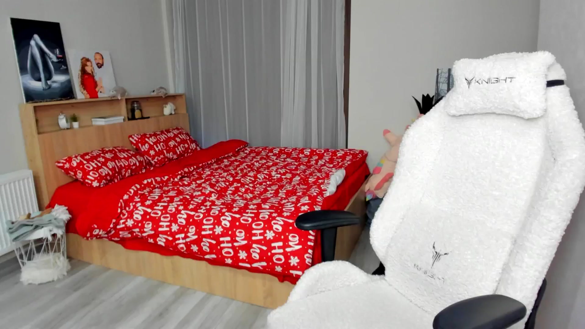 Gallery image thumbnail from Ellies_Smile's myfreecams stream on, 01/26/2025, 12:19 image 10 of 20