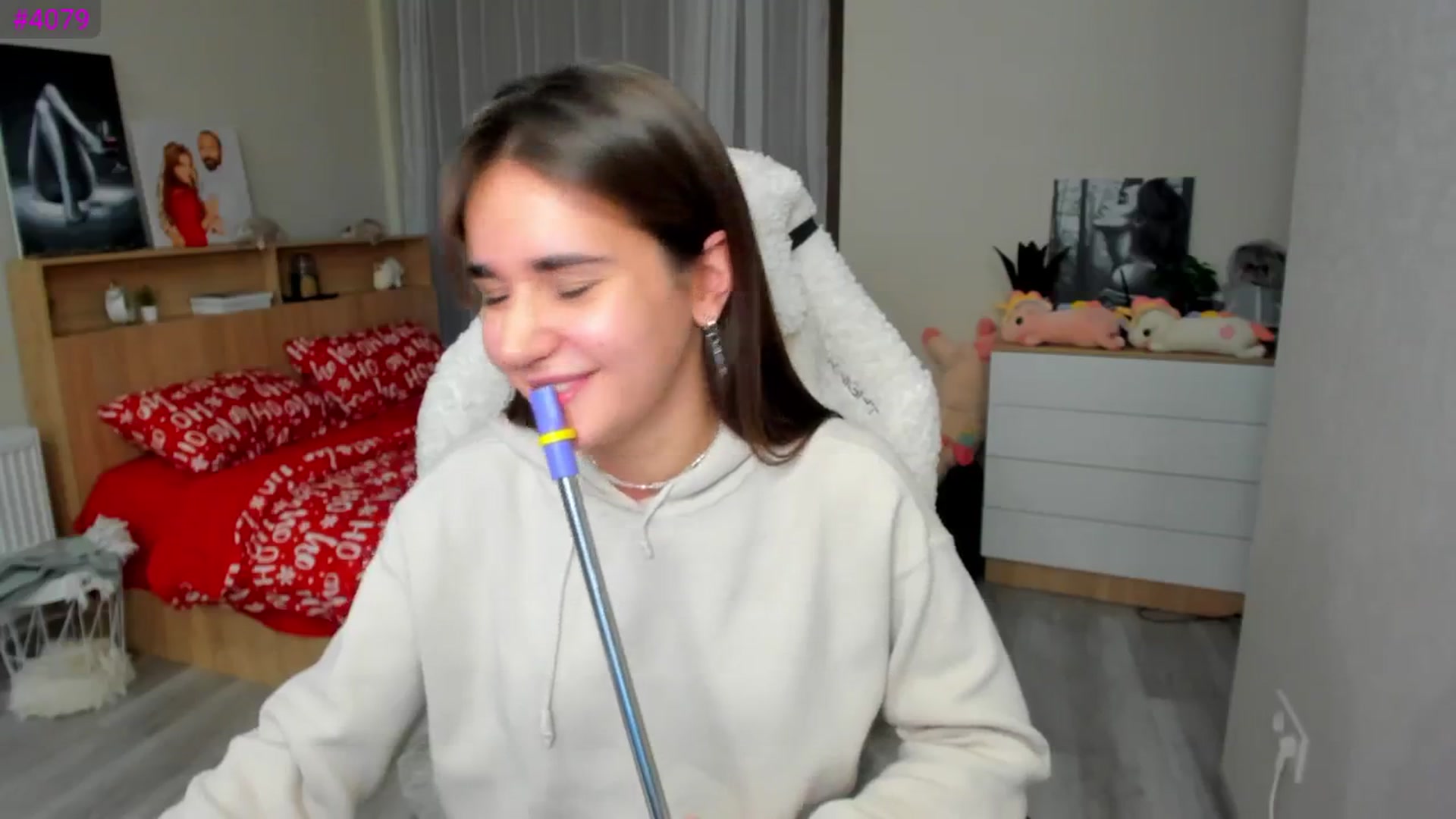 Gallery image thumbnail from Ellies_Smile's myfreecams stream on, 01/26/2025, 12:19 image 13 of 20