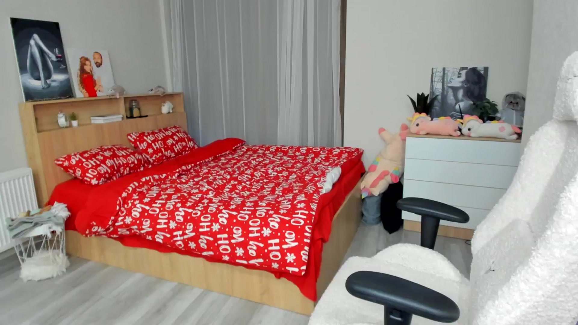 Gallery image thumbnail from Ellies_Smile's myfreecams stream on, 01/26/2025, 12:19 image 9 of 20