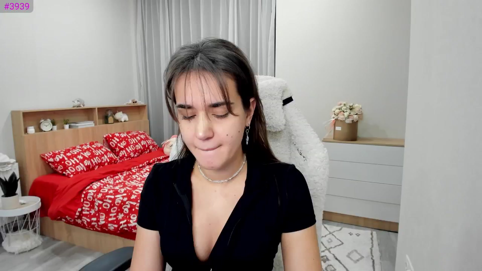 Gallery image thumbnail from Ellies_Smile's myfreecams stream on, 01/30/2025, 14:01 image 8 of 20