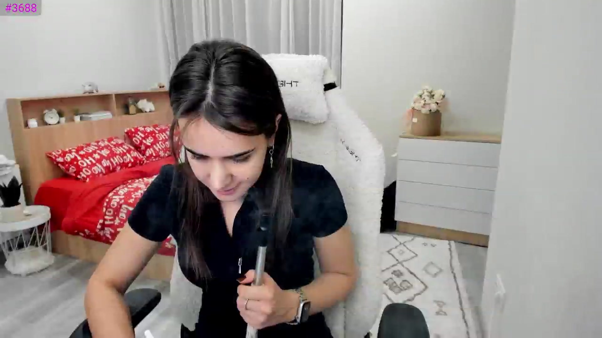 Gallery image thumbnail from Ellies_Smile's myfreecams stream on, 01/30/2025, 16:20 image 3 of 20