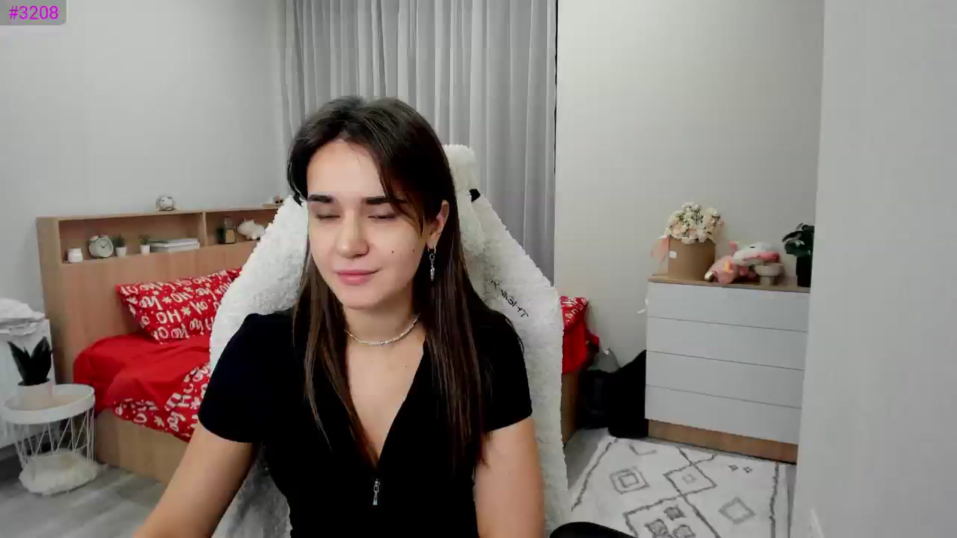 Gallery image thumbnail from Ellies_Smile's myfreecams stream on, 01/31/2025, 18:22 image 7 of 20