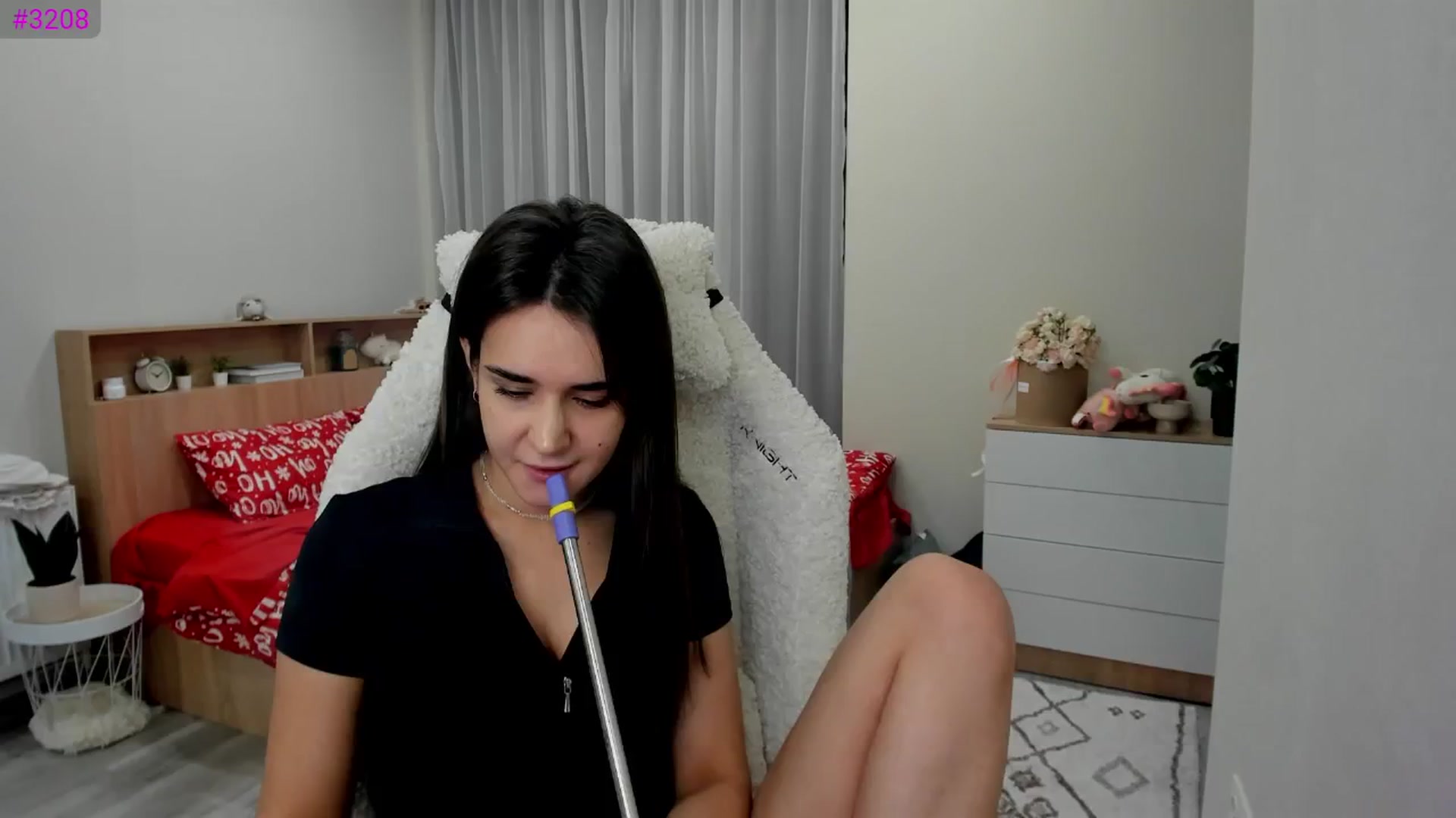 Gallery image thumbnail from Ellies_Smile's myfreecams stream on, 01/31/2025, 18:22 image 8 of 20