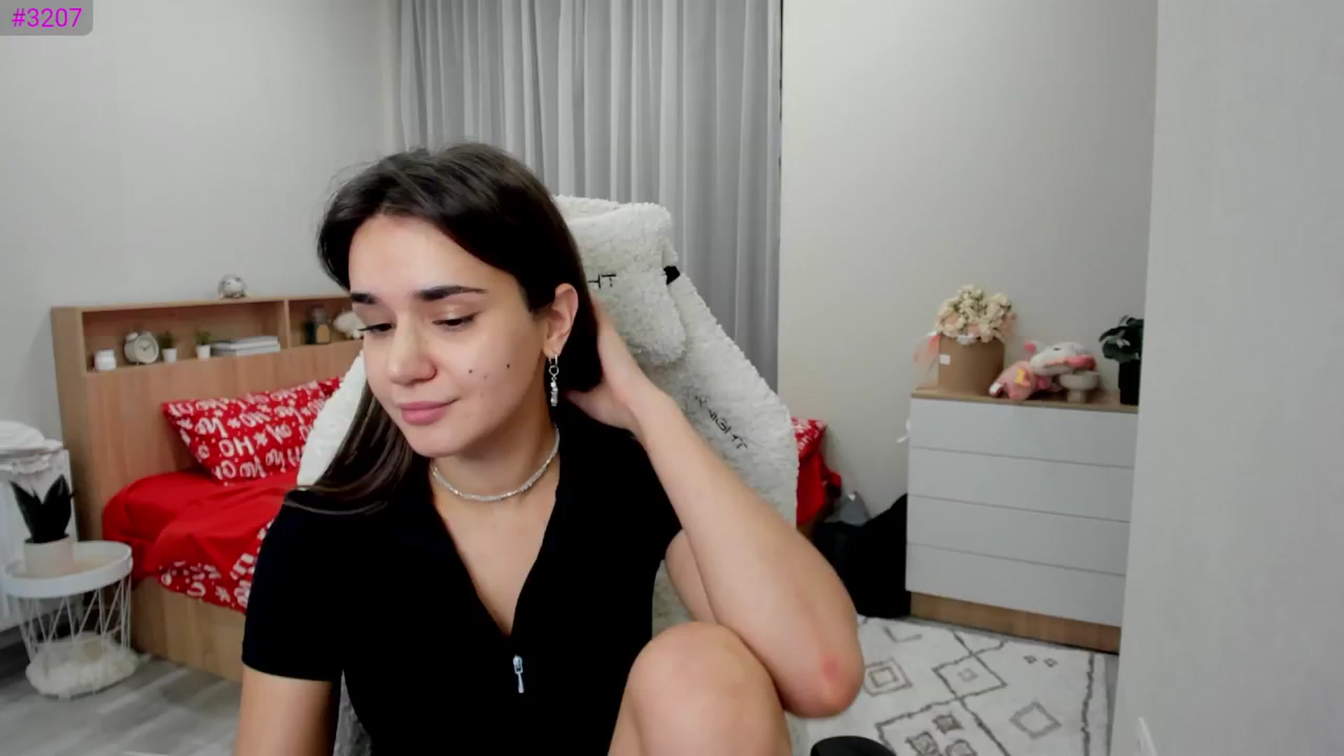 Gallery image thumbnail from Ellies_Smile's myfreecams stream on, 01/31/2025, 18:22 image 2 of 20
