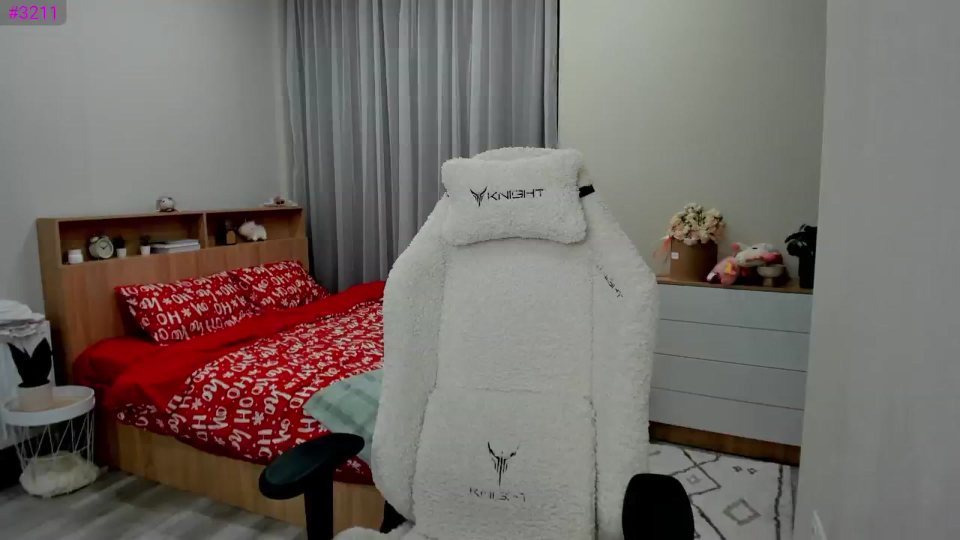 Gallery image thumbnail from Ellies_Smile's myfreecams stream on, 01/31/2025, 18:22 image 12 of 20