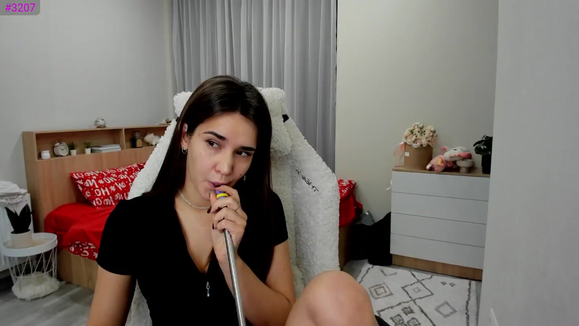 Gallery image thumbnail from Ellies_Smile's myfreecams stream on, 01/31/2025, 18:22 image 3 of 20