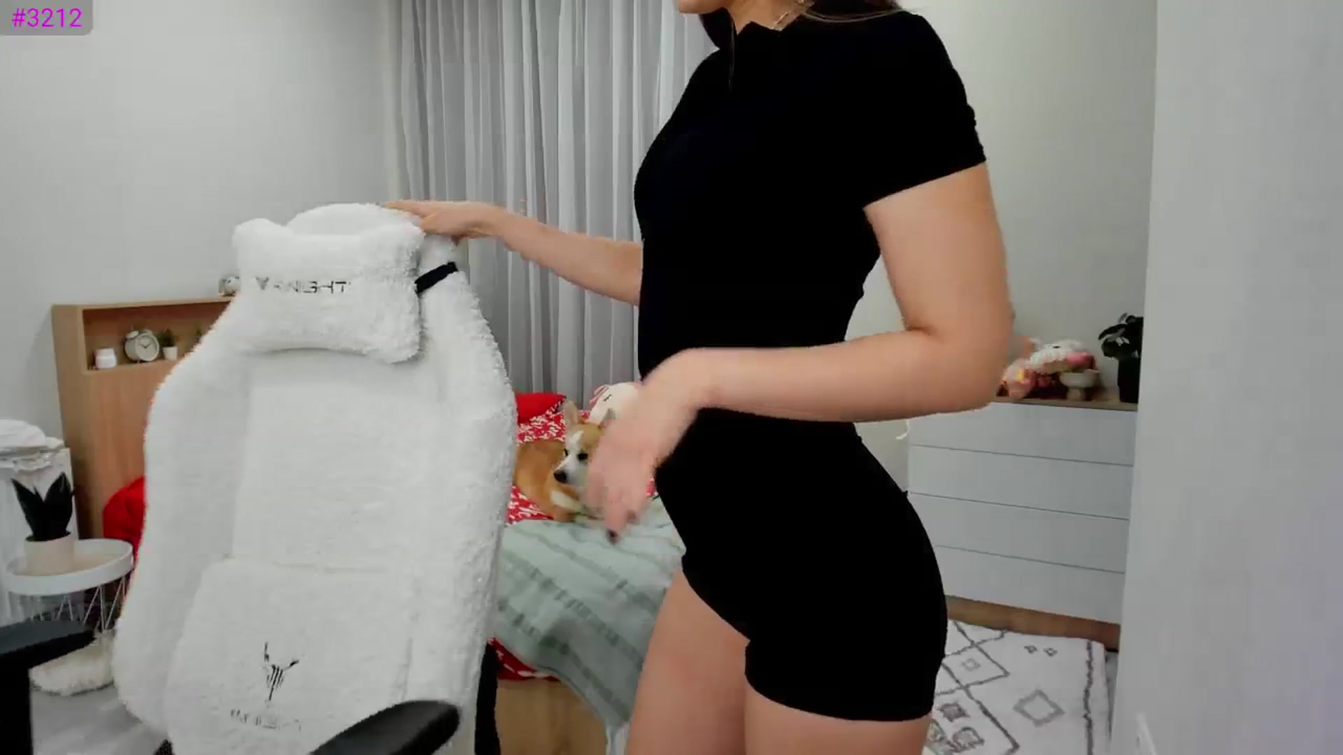 Gallery image thumbnail from Ellies_Smile's myfreecams stream on, 01/31/2025, 18:22 image 19 of 20