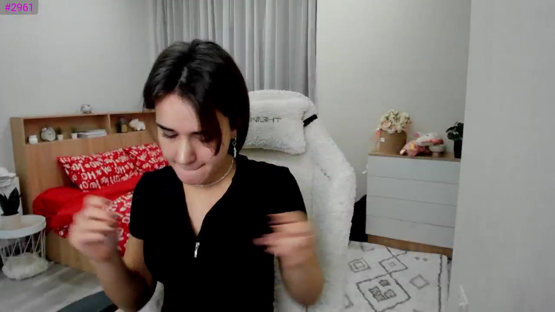 Gallery image thumbnail from Ellies_Smile's myfreecams stream on, 01/31/2025, 19:30 image 6 of 20