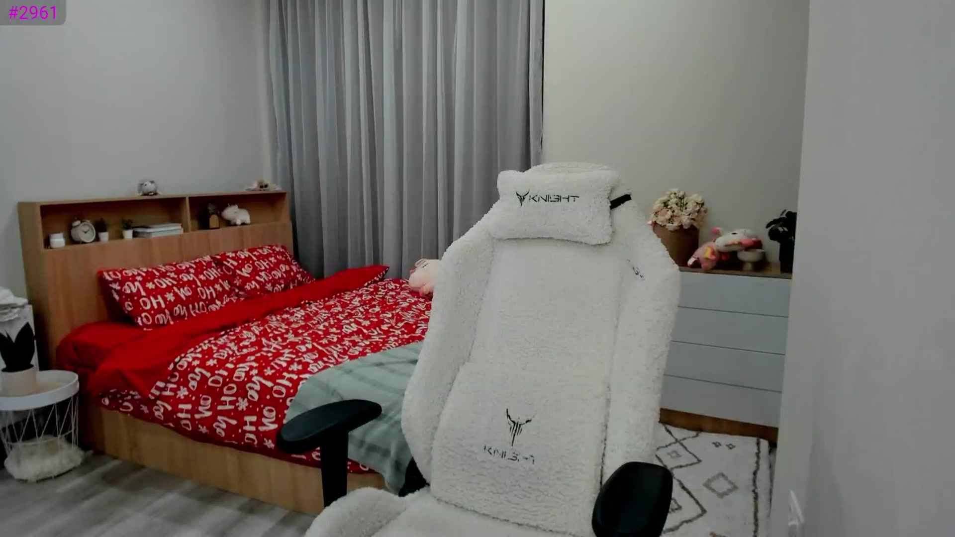 Gallery image thumbnail from Ellies_Smile's myfreecams stream on, 01/31/2025, 19:30 image 13 of 20