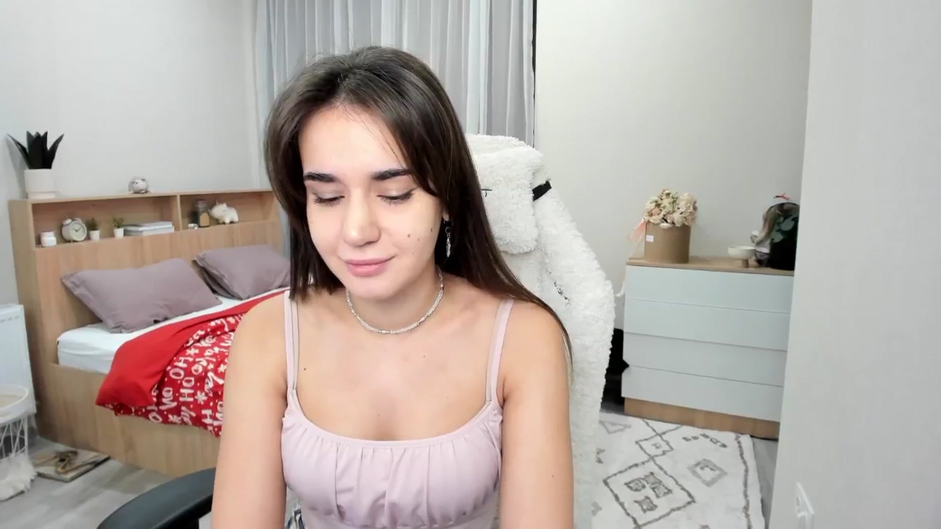 Gallery image thumbnail from Ellies_Smile's myfreecams stream on, 02/04/2025, 10:36 image 16 of 20