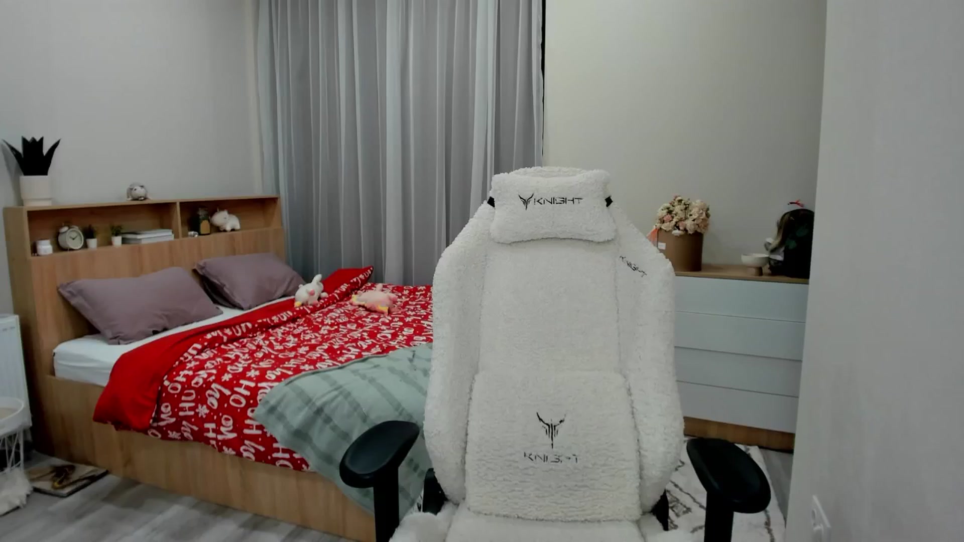 Gallery image thumbnail from Ellies_Smile's myfreecams stream on, 02/04/2025, 13:41 image 12 of 20