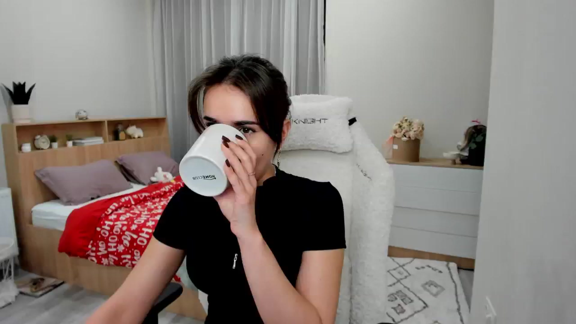 Gallery image thumbnail from Ellies_Smile's myfreecams stream on, 02/04/2025, 14:23 image 13 of 20