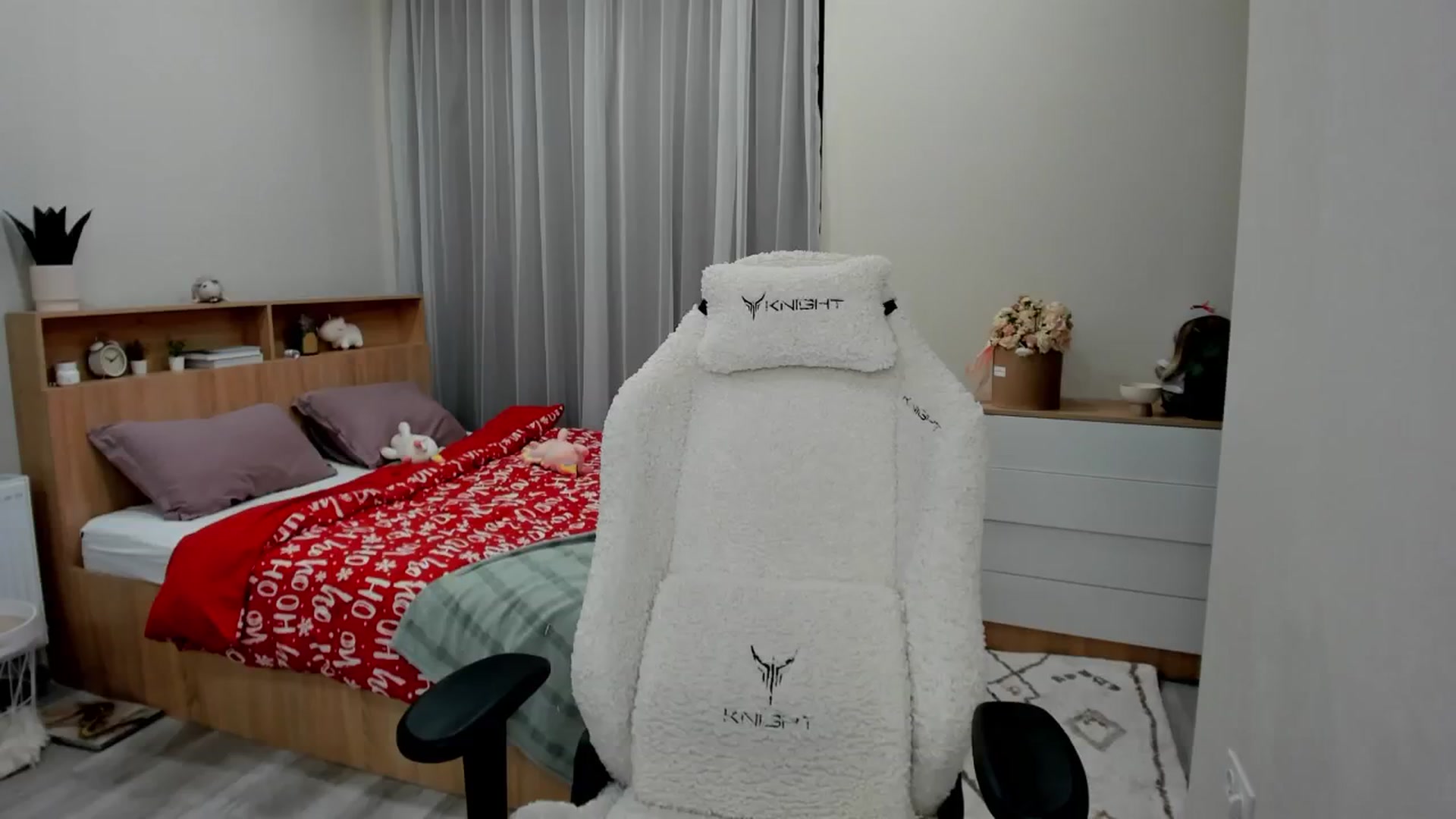 Gallery image thumbnail from Ellies_Smile's myfreecams stream on, 02/04/2025, 14:23 image 7 of 20