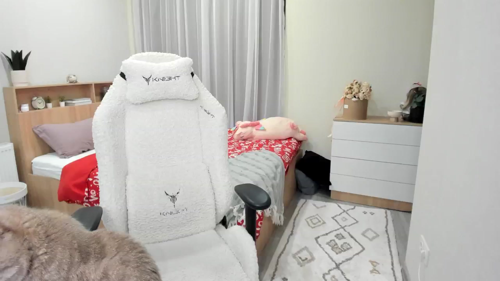 Gallery image thumbnail from Ellies_Smile's myfreecams stream on, 02/06/2025, 10:31 image 2 of 20