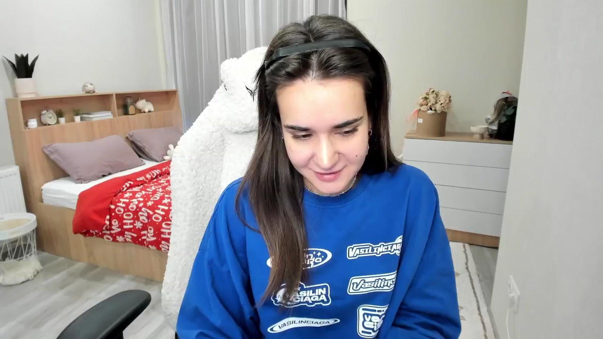 Gallery image thumbnail from Ellies_Smile's myfreecams stream on, 02/06/2025, 10:31 image 15 of 20