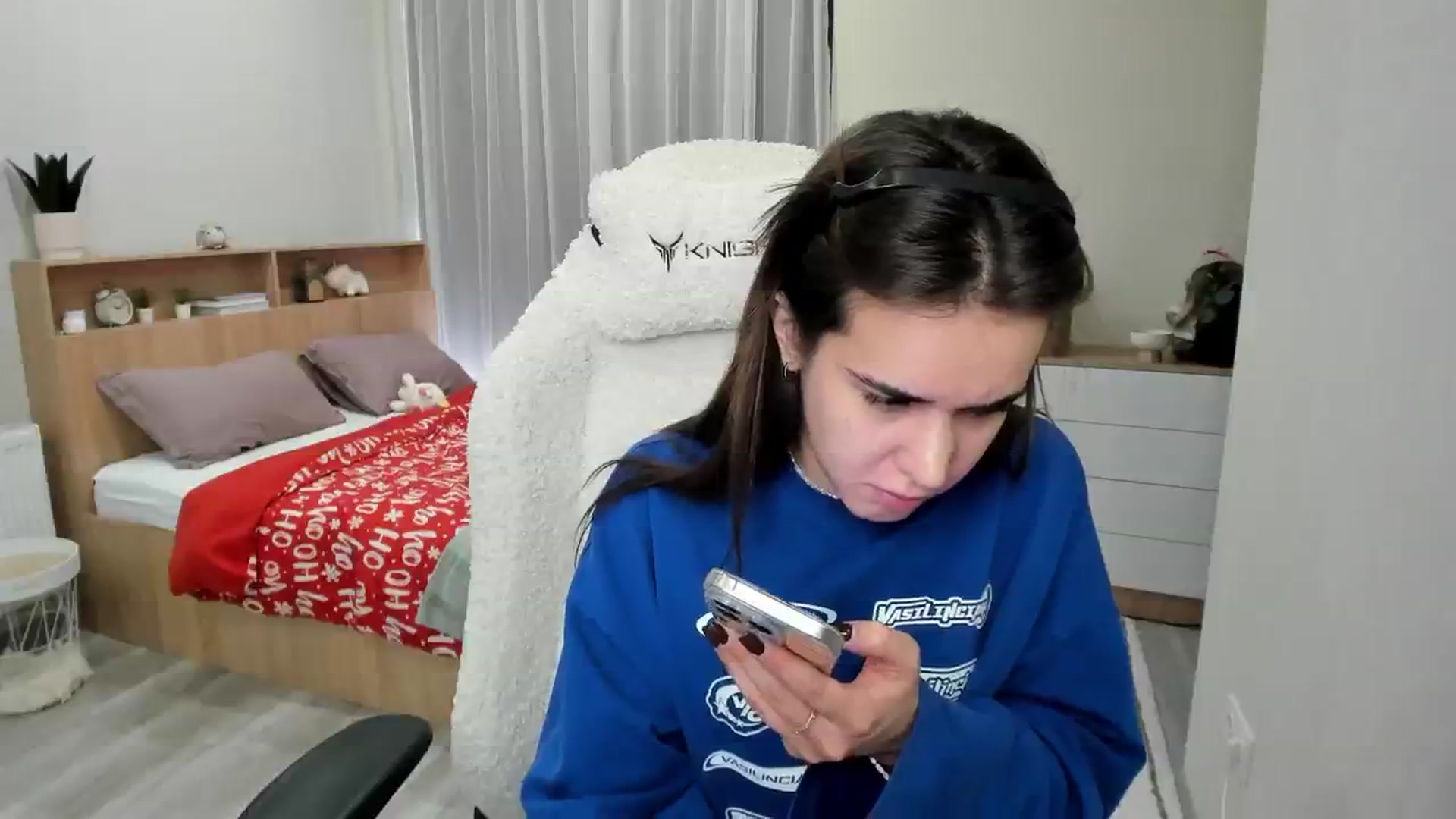 Gallery image thumbnail from Ellies_Smile's myfreecams stream on, 02/06/2025, 10:31 image 6 of 20