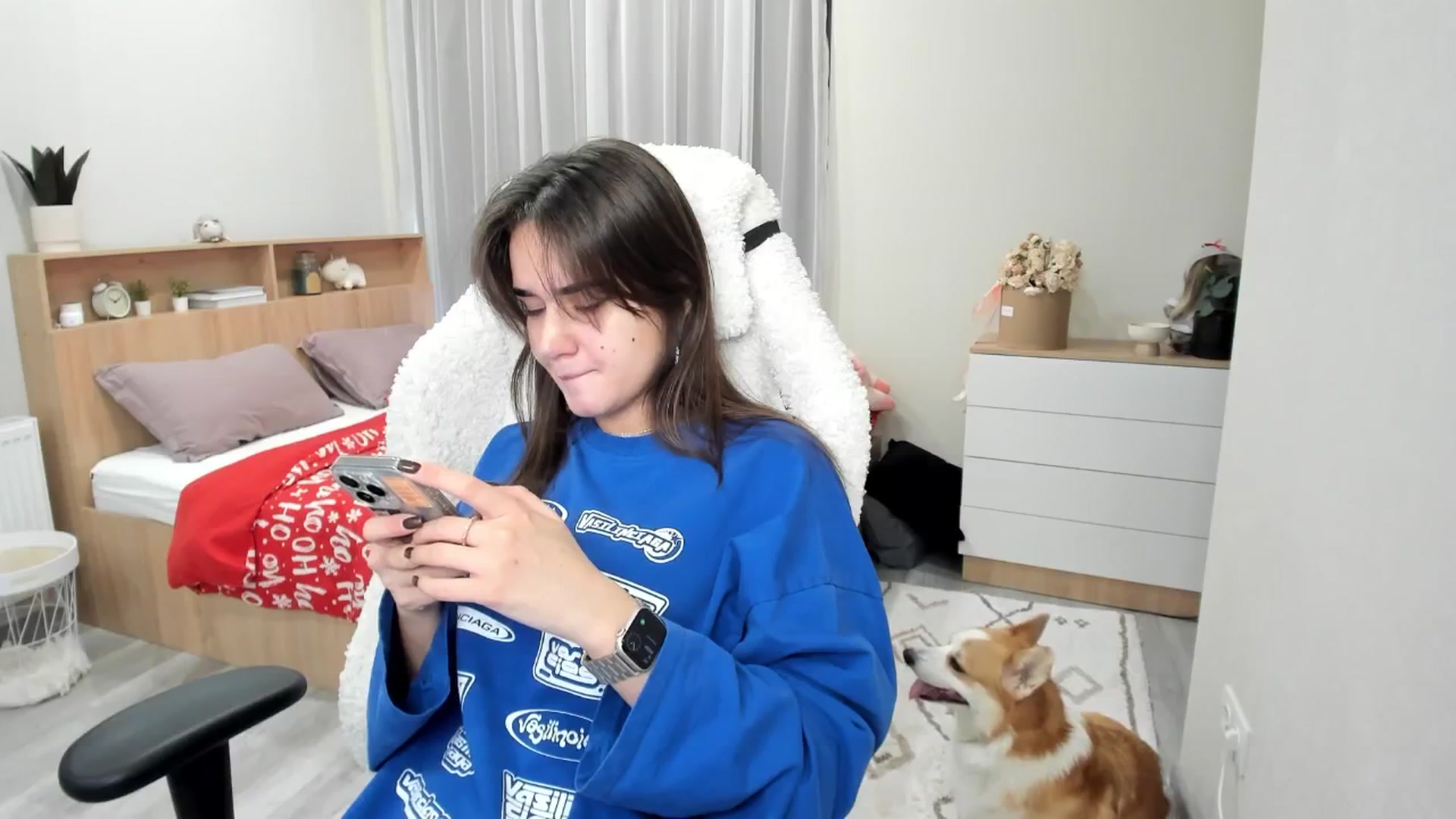 Gallery image thumbnail from Ellies_Smile's myfreecams stream on, 02/06/2025, 10:31 image 3 of 20