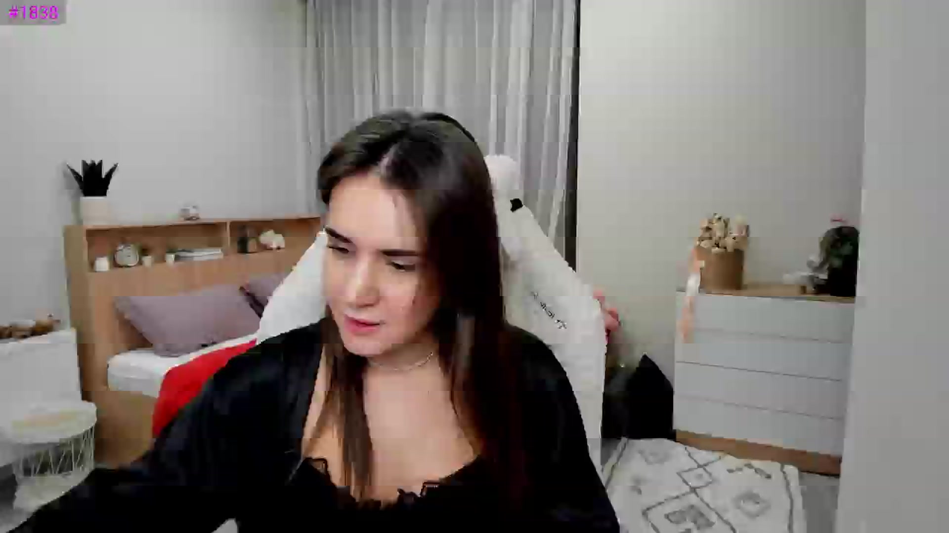 Gallery image thumbnail from Ellies_Smile's myfreecams stream on, 02/06/2025, 14:17 image 8 of 20