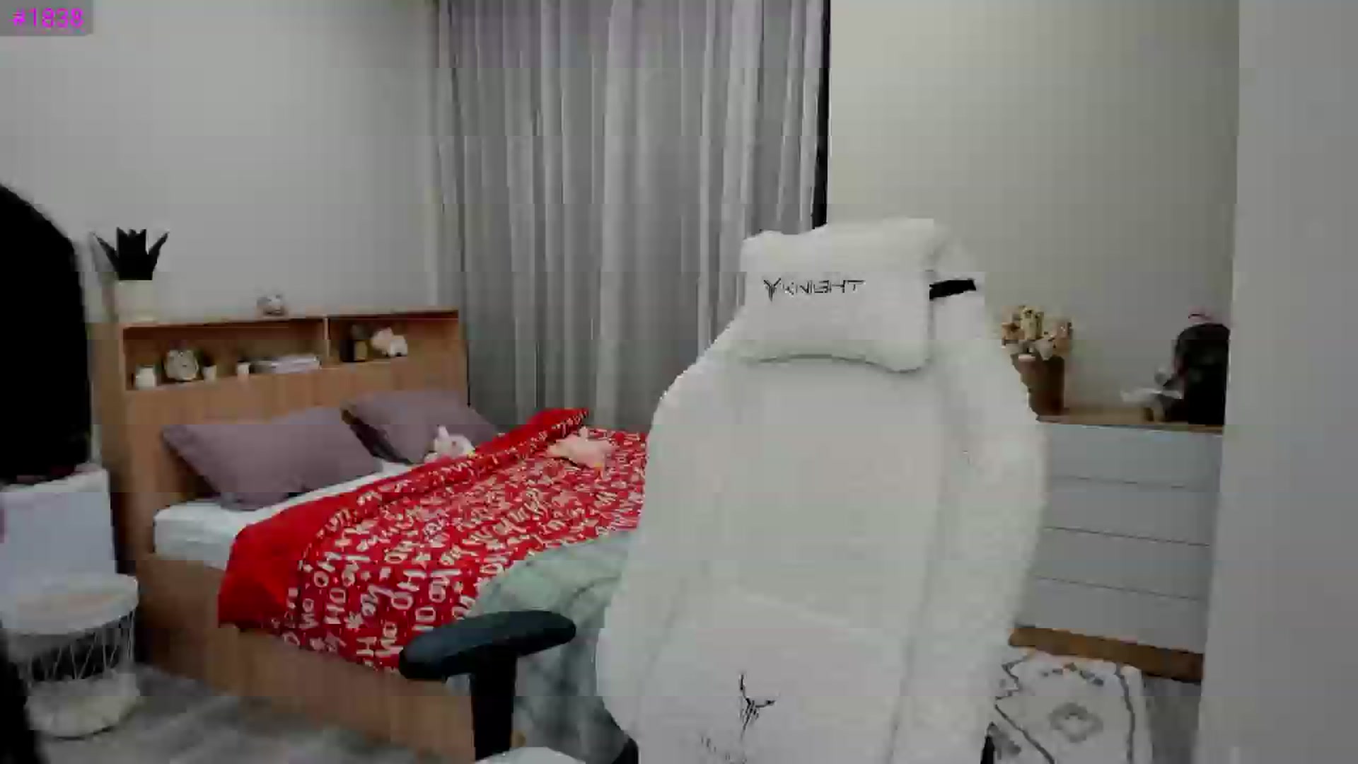 Gallery image thumbnail from Ellies_Smile's myfreecams stream on, 02/06/2025, 14:17 image 17 of 20