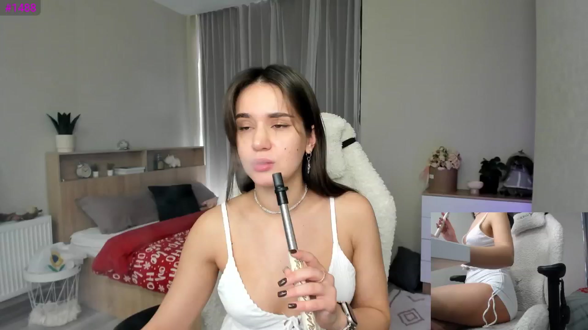 Gallery image thumbnail from Ellies_Smile's myfreecams stream on, 02/08/2025, 10:25 image 12 of 20
