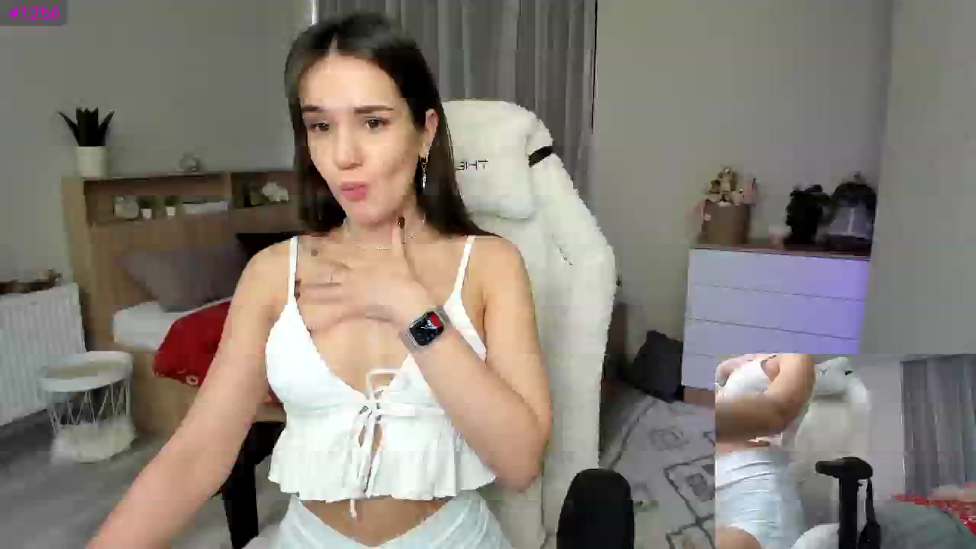 Gallery image thumbnail from Ellies_Smile's myfreecams stream on, 02/08/2025, 10:25 image 15 of 20