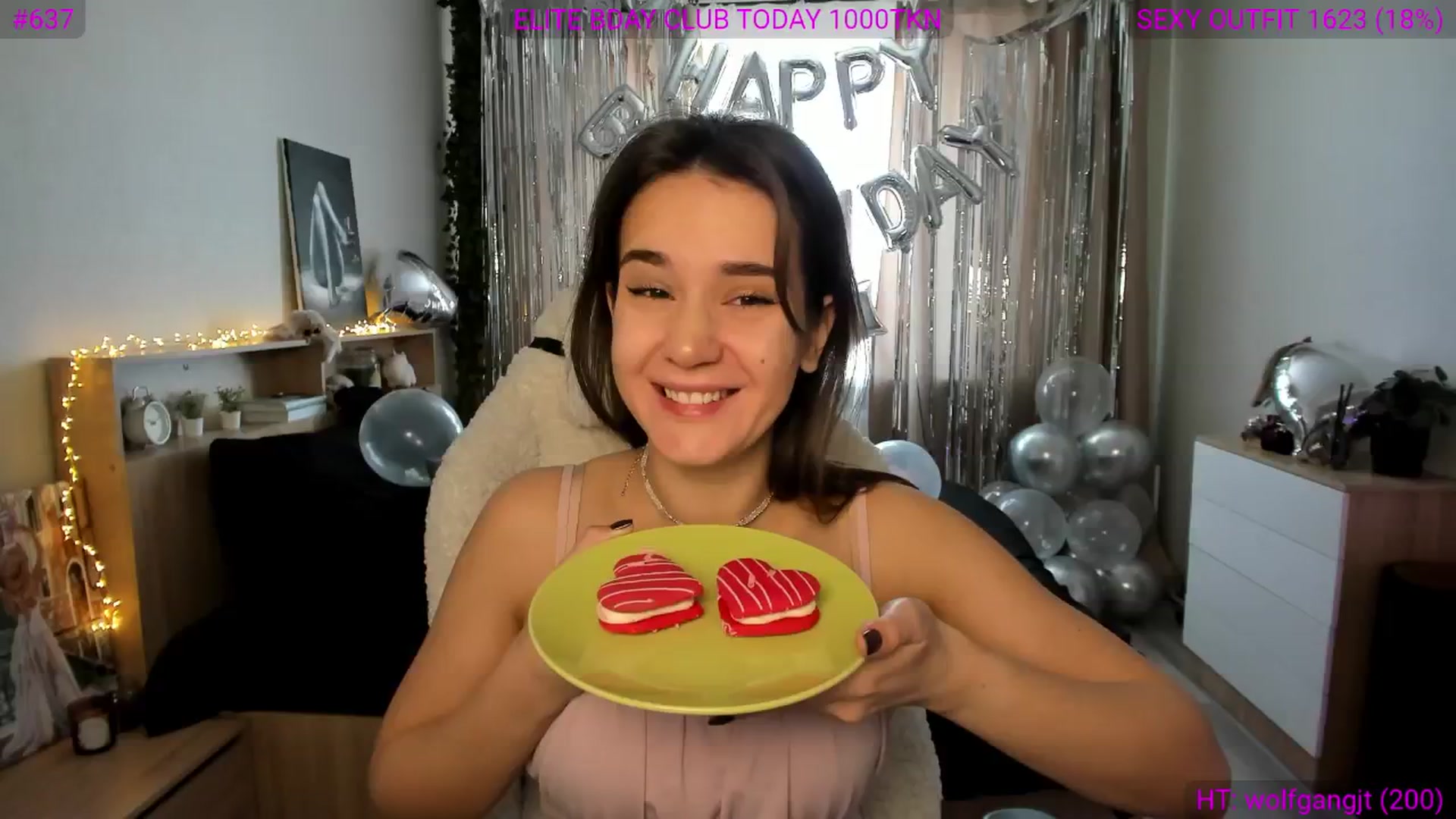 Gallery image thumbnail from Ellies_Smile's myfreecams stream on, 02/13/2025, 10:26 image 18 of 20