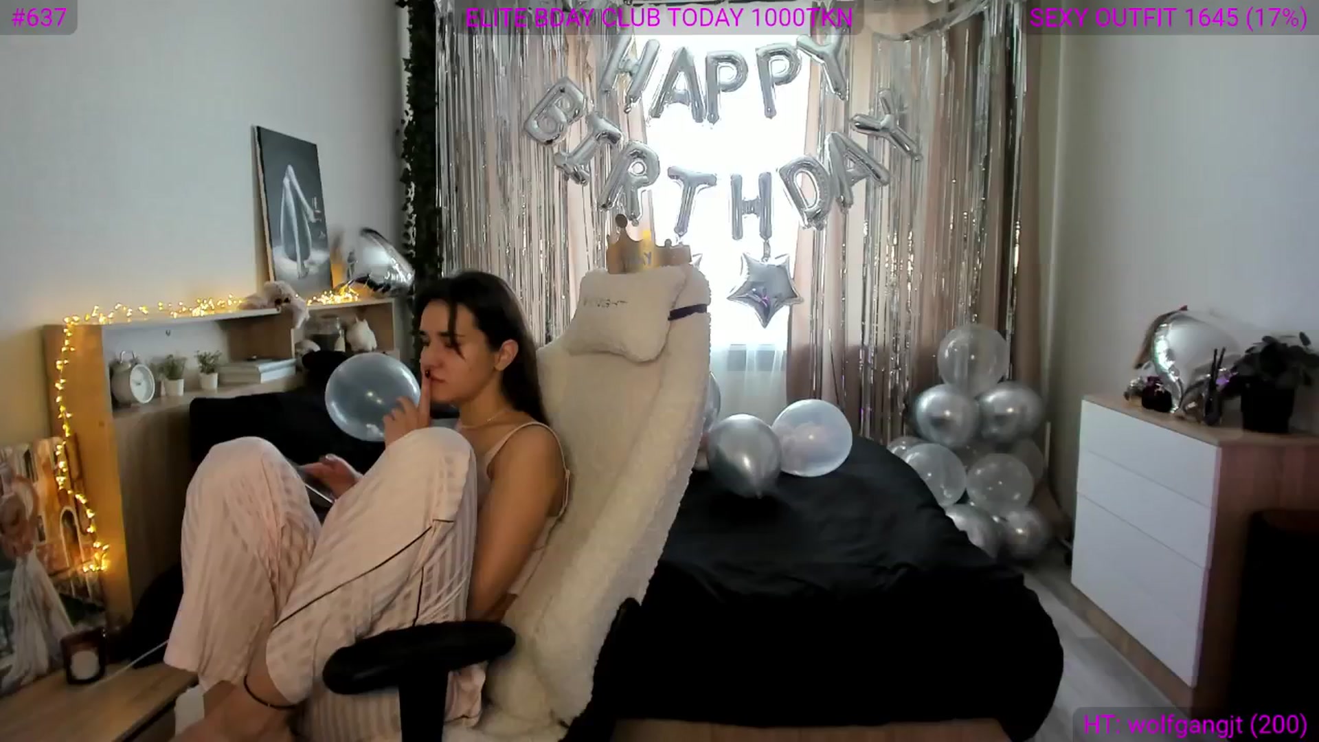 Gallery image thumbnail from Ellies_Smile's myfreecams stream on, 02/13/2025, 10:26 image 6 of 20