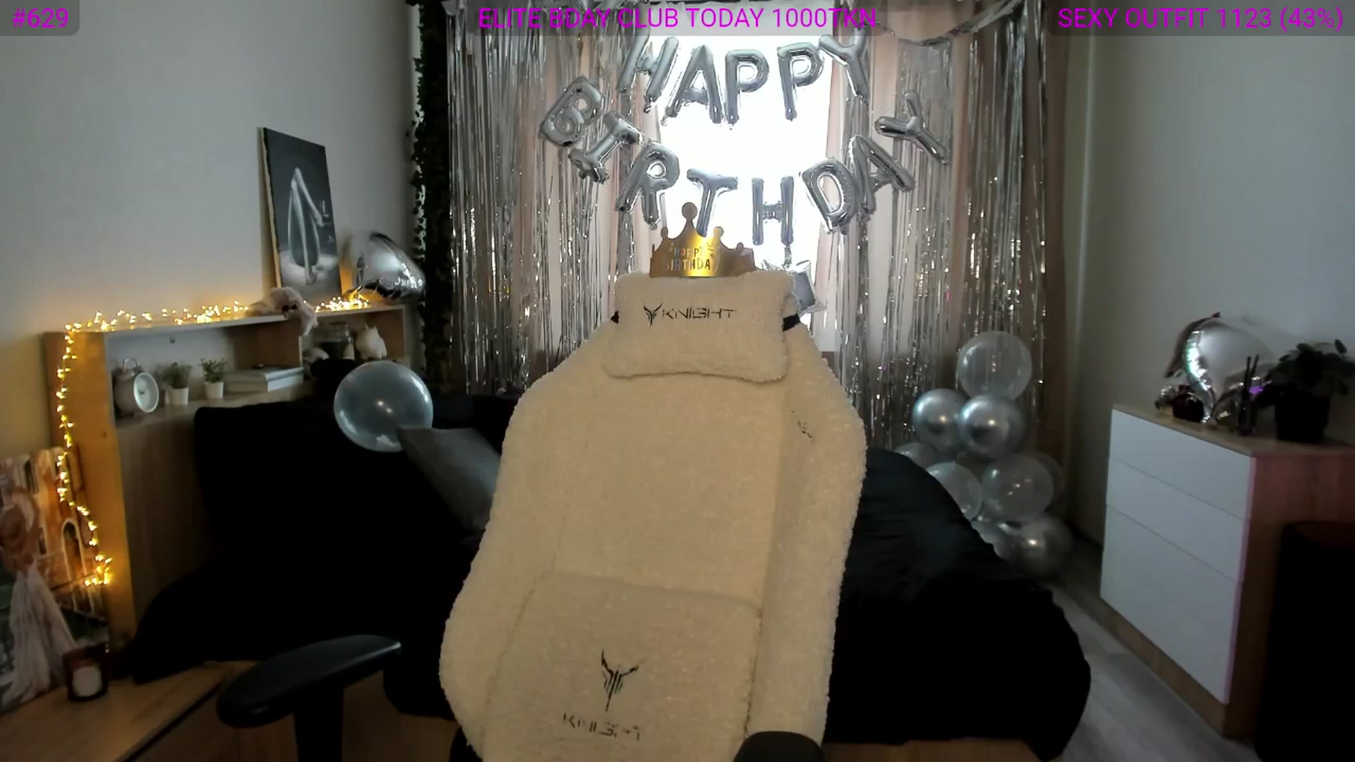 Gallery image thumbnail from Ellies_Smile's myfreecams stream on, 02/13/2025, 12:07 image 9 of 20