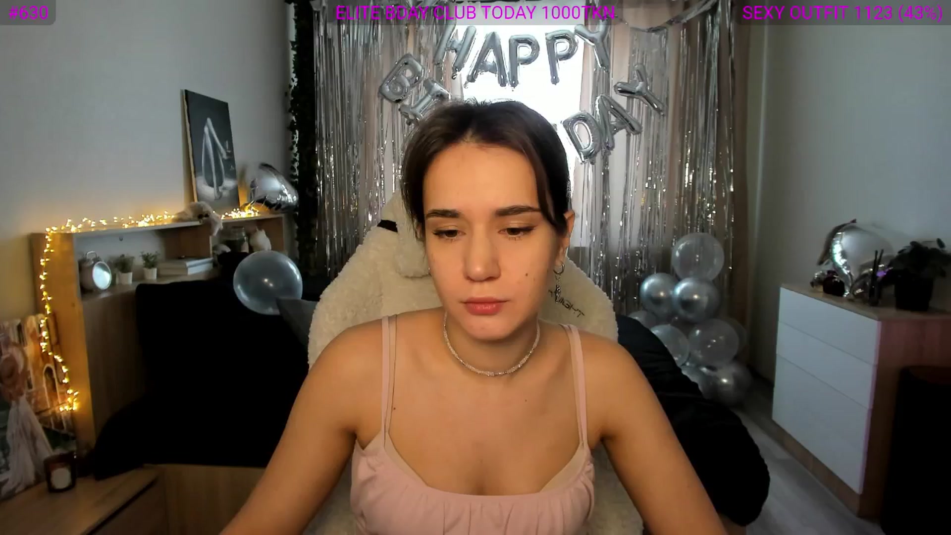 Gallery image thumbnail from Ellies_Smile's myfreecams stream on, 02/13/2025, 12:07 image 15 of 20
