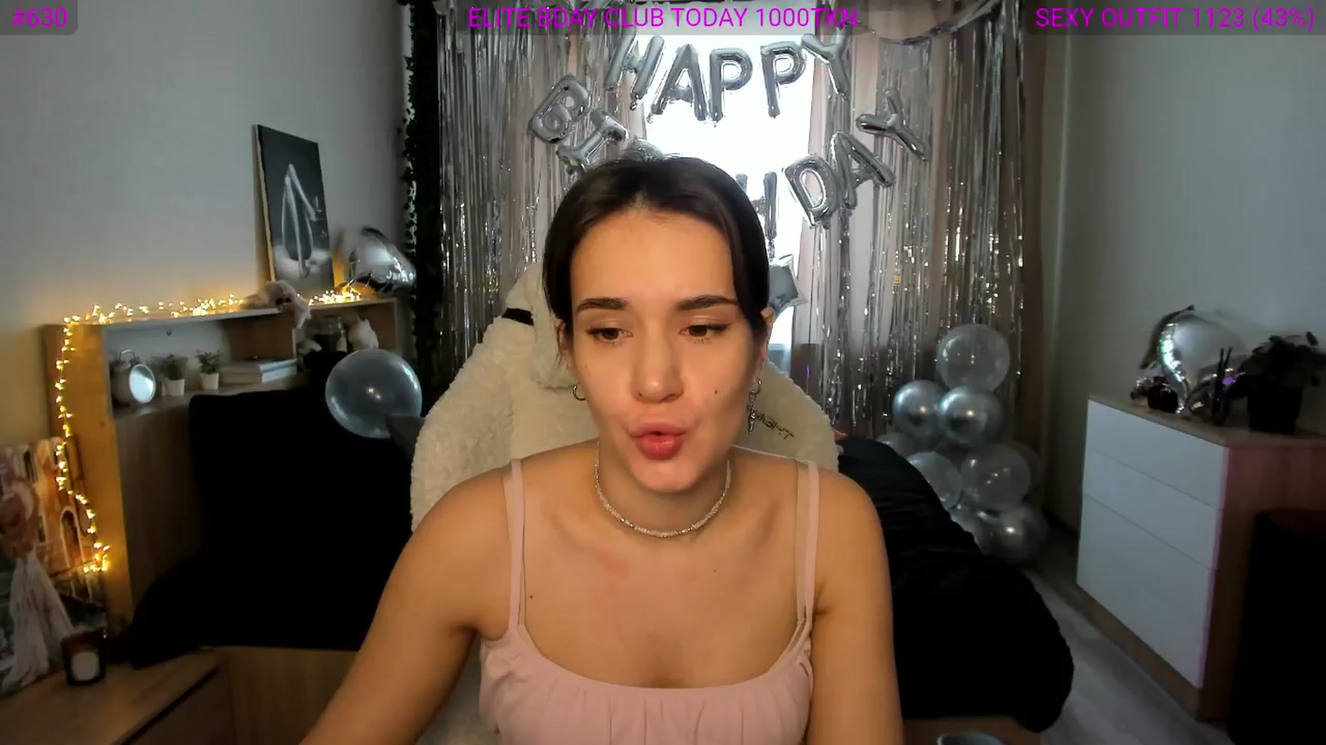 Gallery image thumbnail from Ellies_Smile's myfreecams stream on, 02/13/2025, 12:07 image 19 of 20