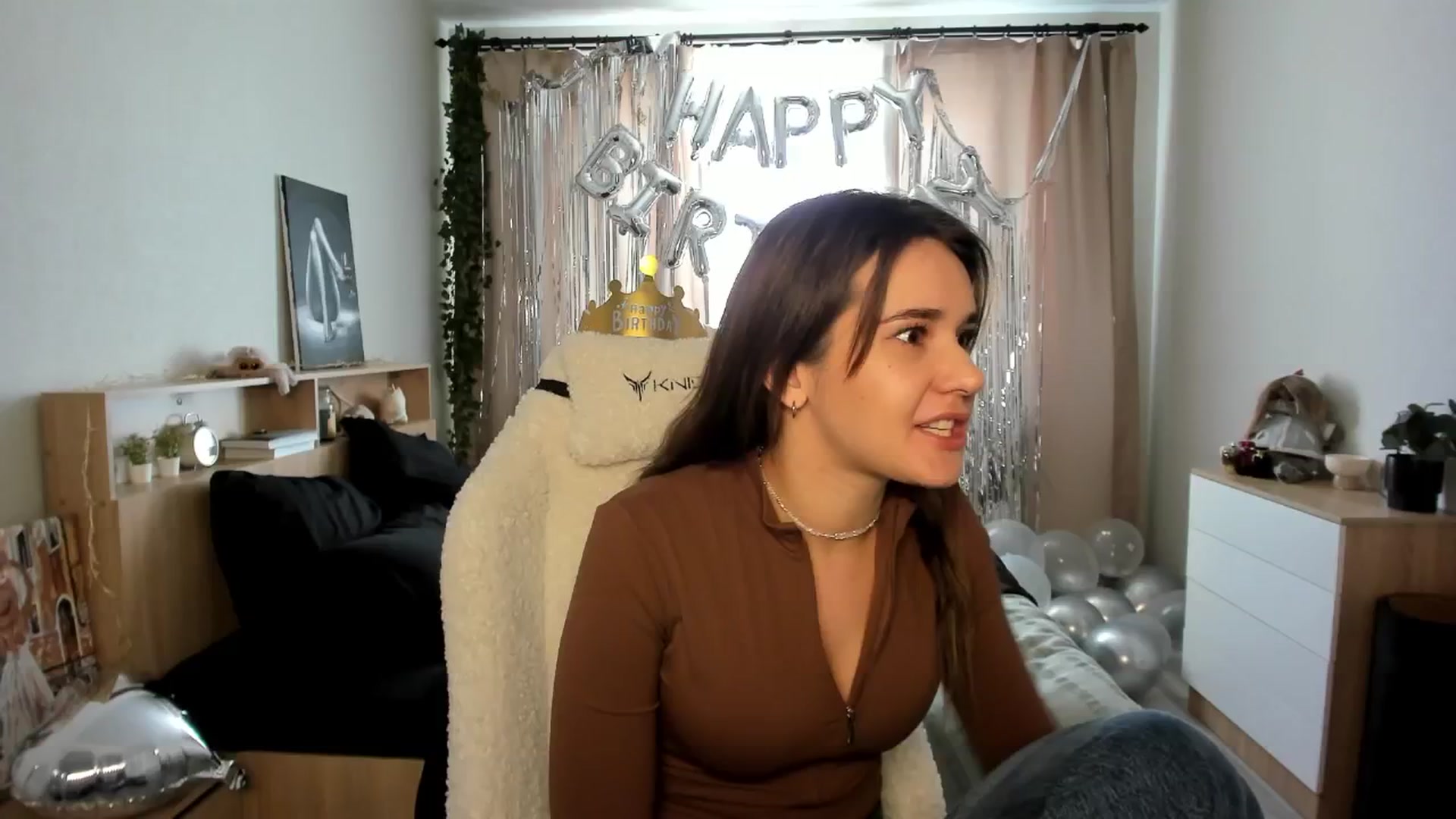 Gallery image thumbnail from Ellies_Smile's myfreecams stream on, 02/18/2025, 11:11 image 8 of 20