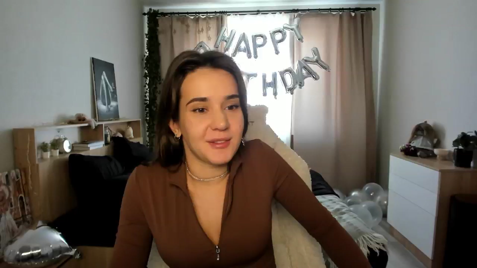 Gallery image thumbnail from Ellies_Smile's myfreecams stream on, 02/18/2025, 11:11 image 14 of 20