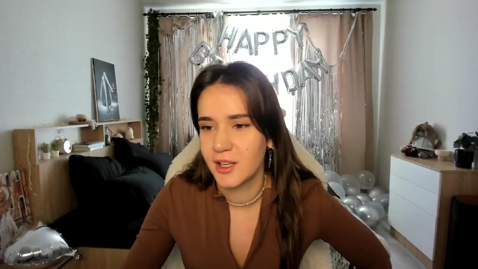 Gallery image thumbnail from Ellies_Smile's myfreecams stream on, 02/18/2025, 11:11 image 3 of 20