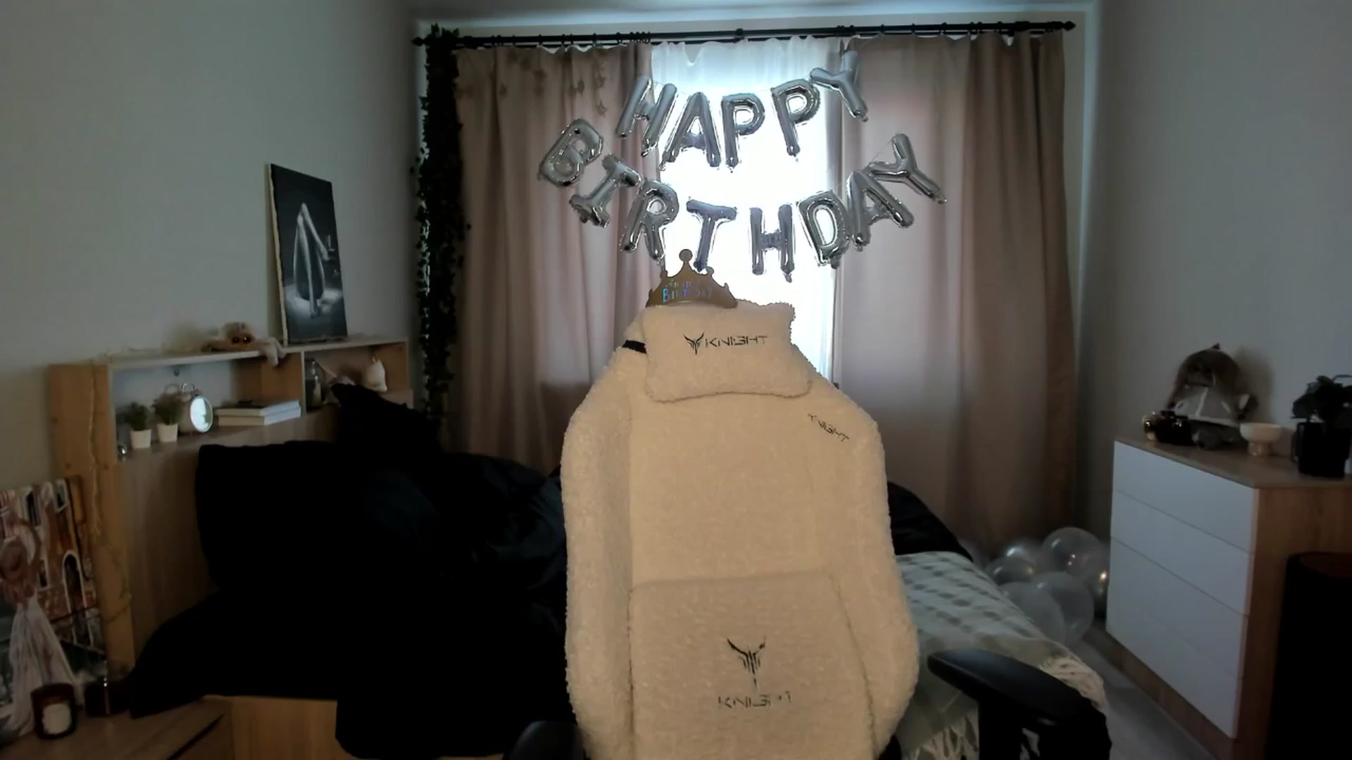 Gallery image thumbnail from Ellies_Smile's myfreecams stream on, 02/18/2025, 13:45 image 4 of 20