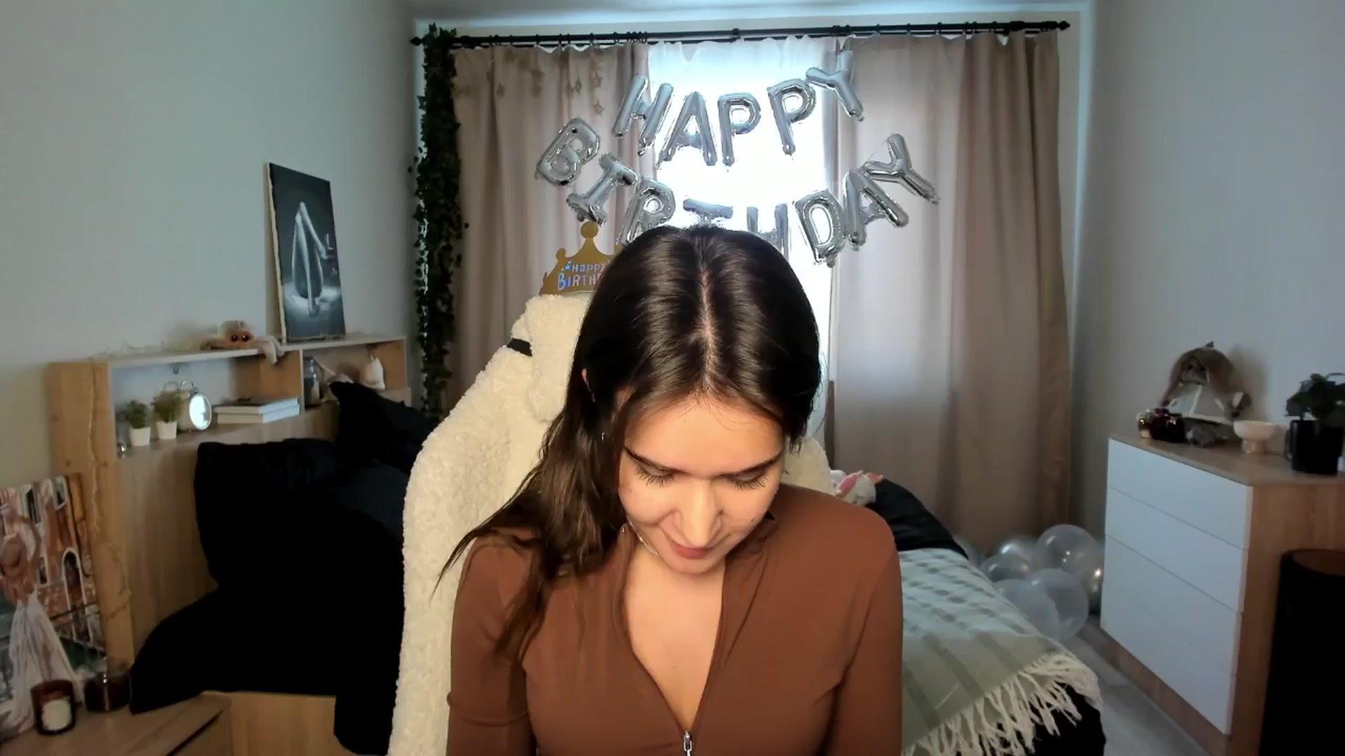 Gallery image thumbnail from Ellies_Smile's myfreecams stream on, 02/18/2025, 13:45 image 6 of 20
